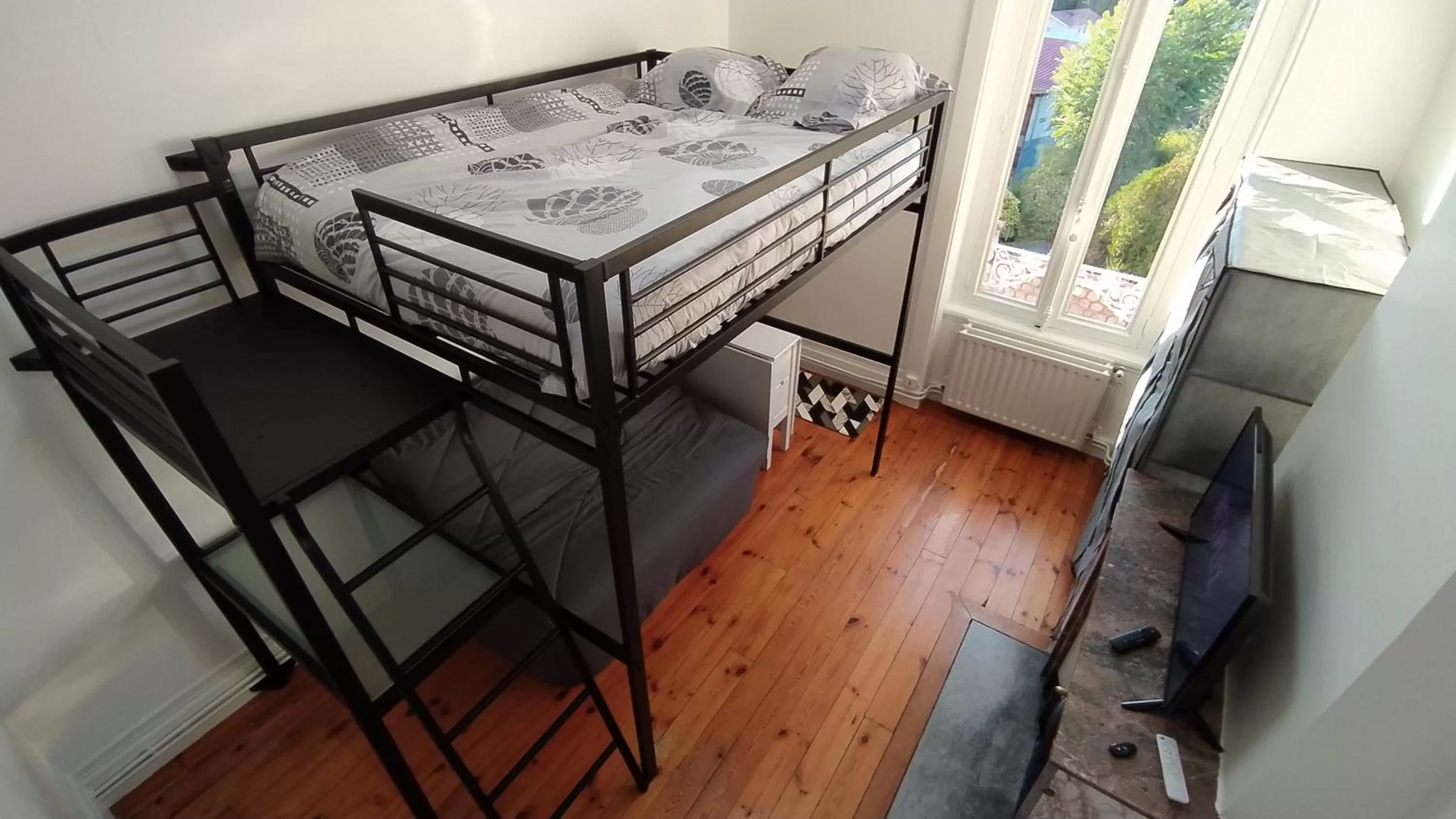 Bed in La Batisse de Saint-Chamond ( chambres )