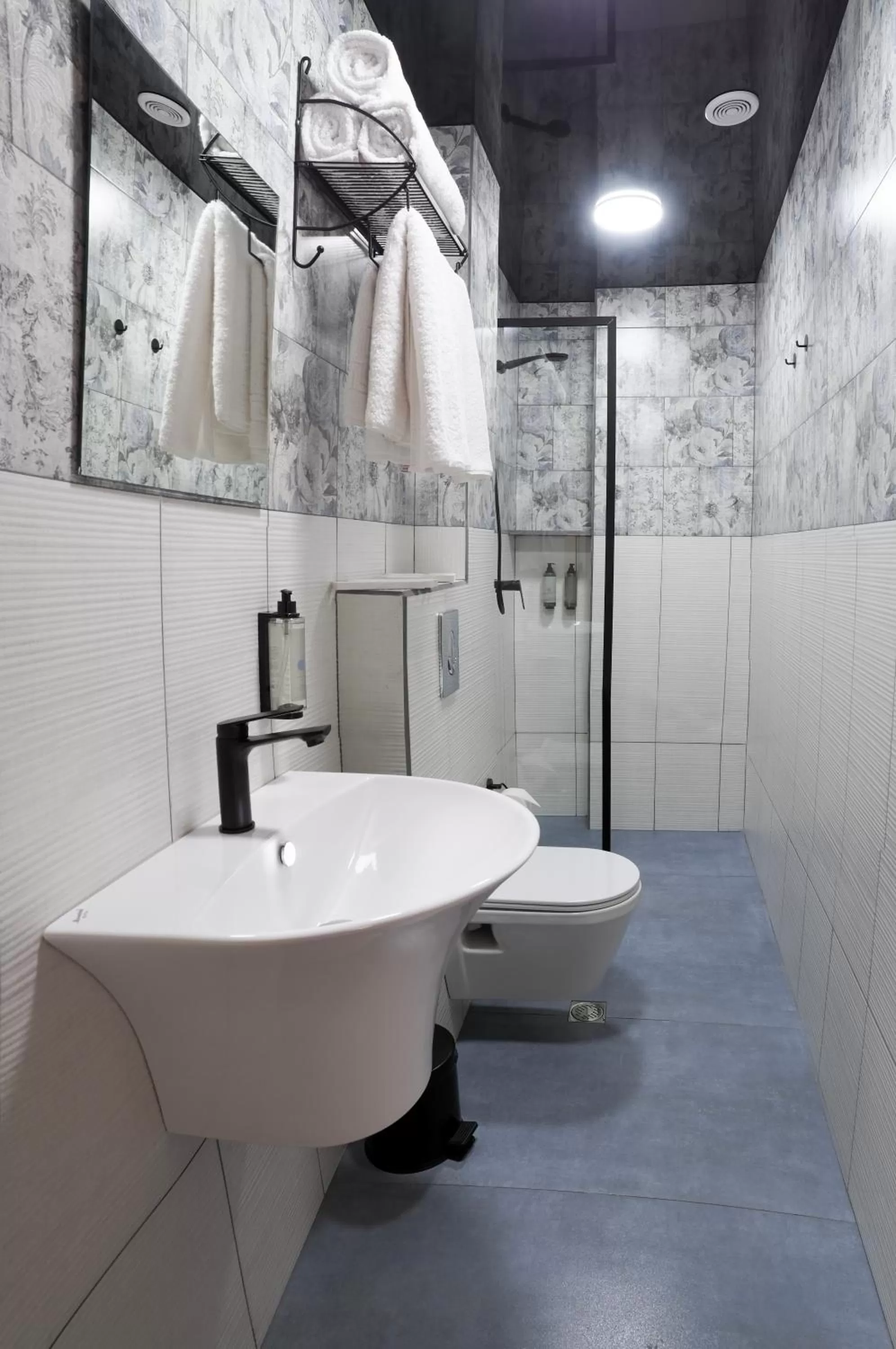 Shower, Bathroom in Hotel BaniHills Tbilisi