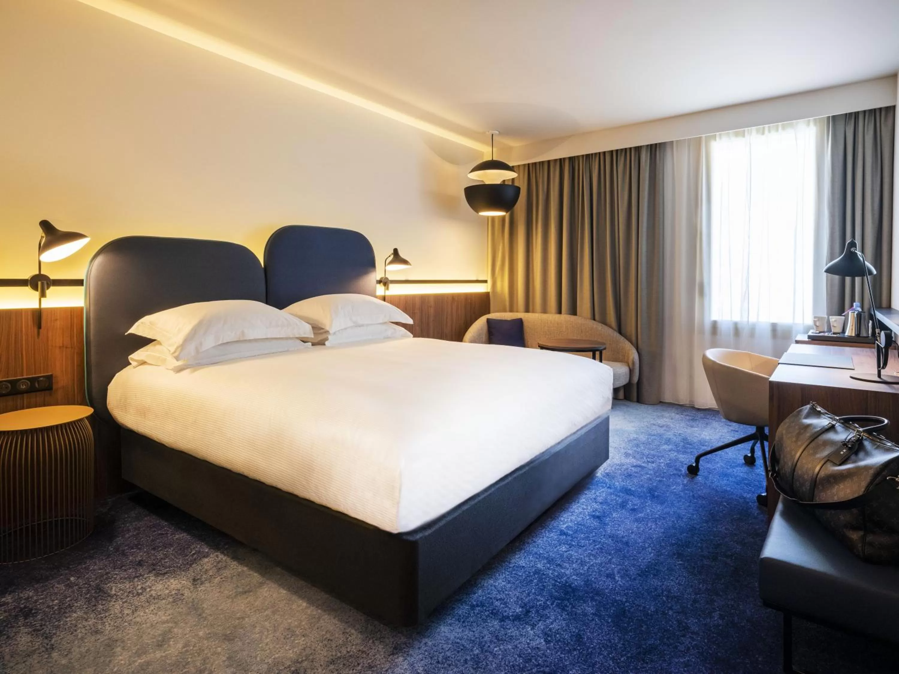 Bed in Crowne Plaza - Nice - Grand Arenas by IHG
