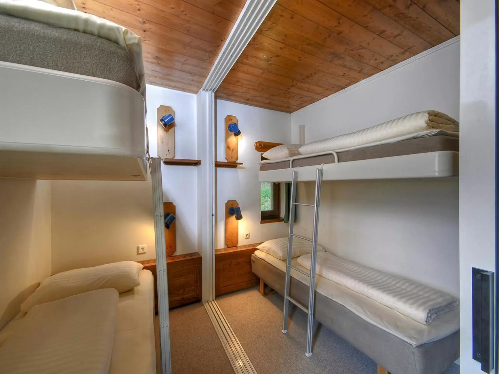 Photo of the whole room, Bunk Bed in Hotel Goldried