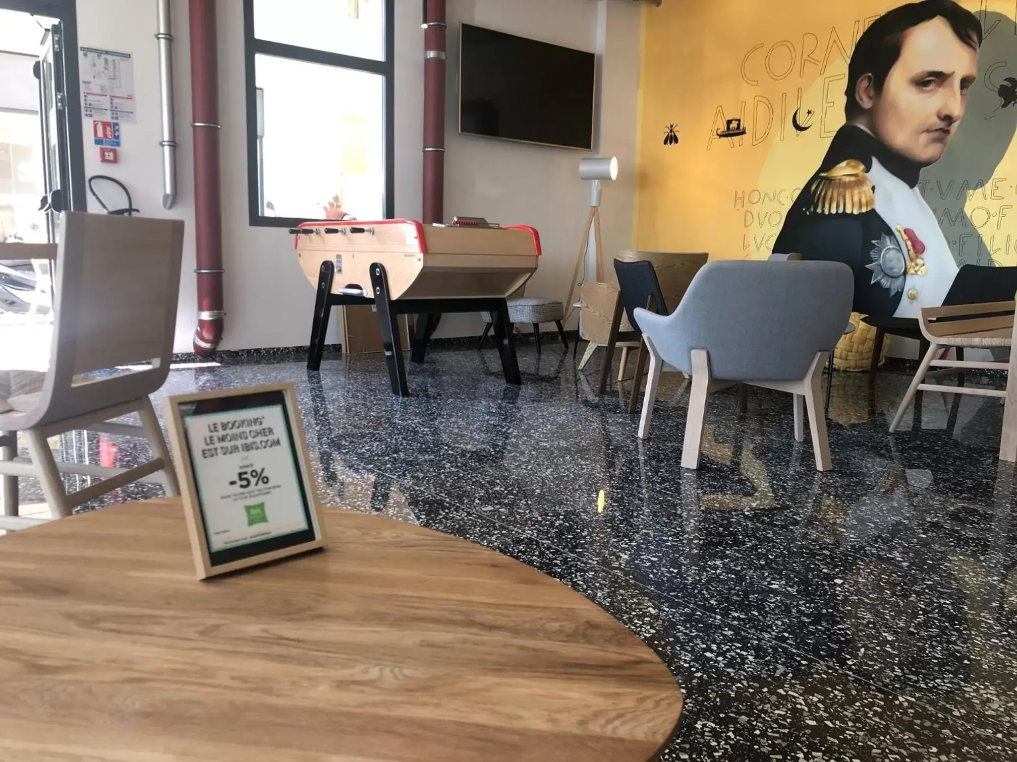 Lounge or bar in ibis Styles Ajaccio Napoleon Lounge or bar in ibis Styles Ajaccio Napoleon