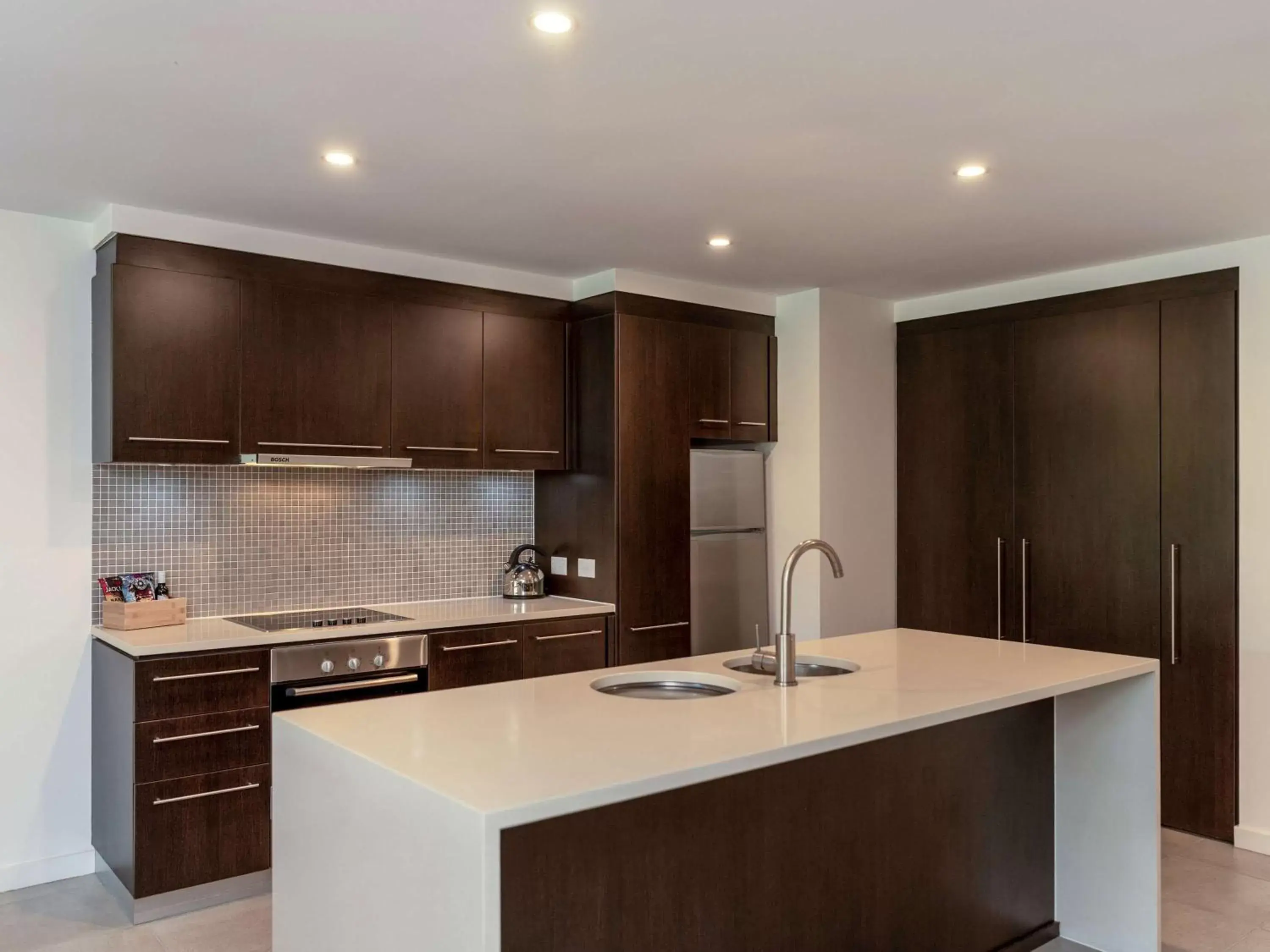 Photo of the whole room, Kitchen/Kitchenette in Pullman Port Douglas Sea Temple Resort and Spa