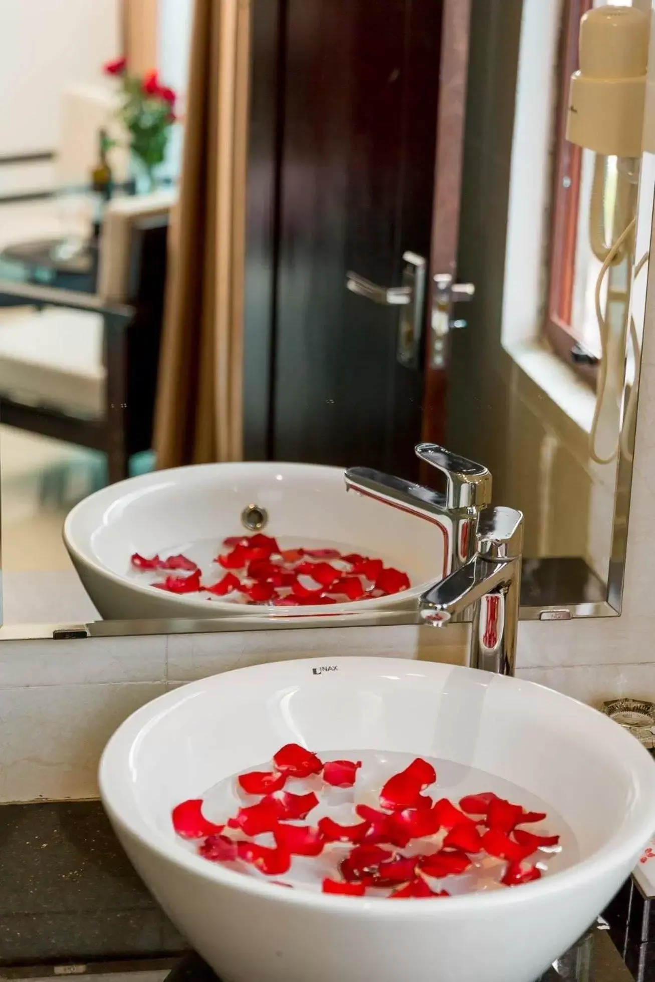 Bathroom in The Royal Hotel Near West Lake