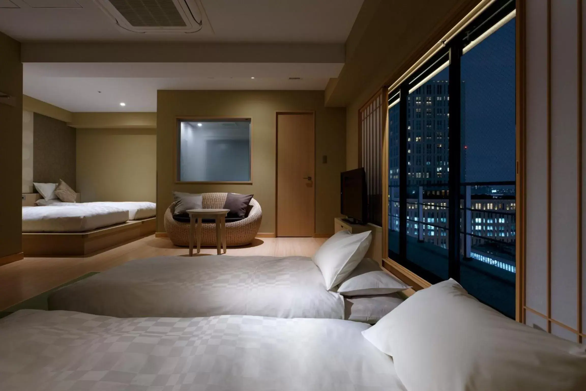 Night, Seating Area in Osaka View Hotel Honmachi