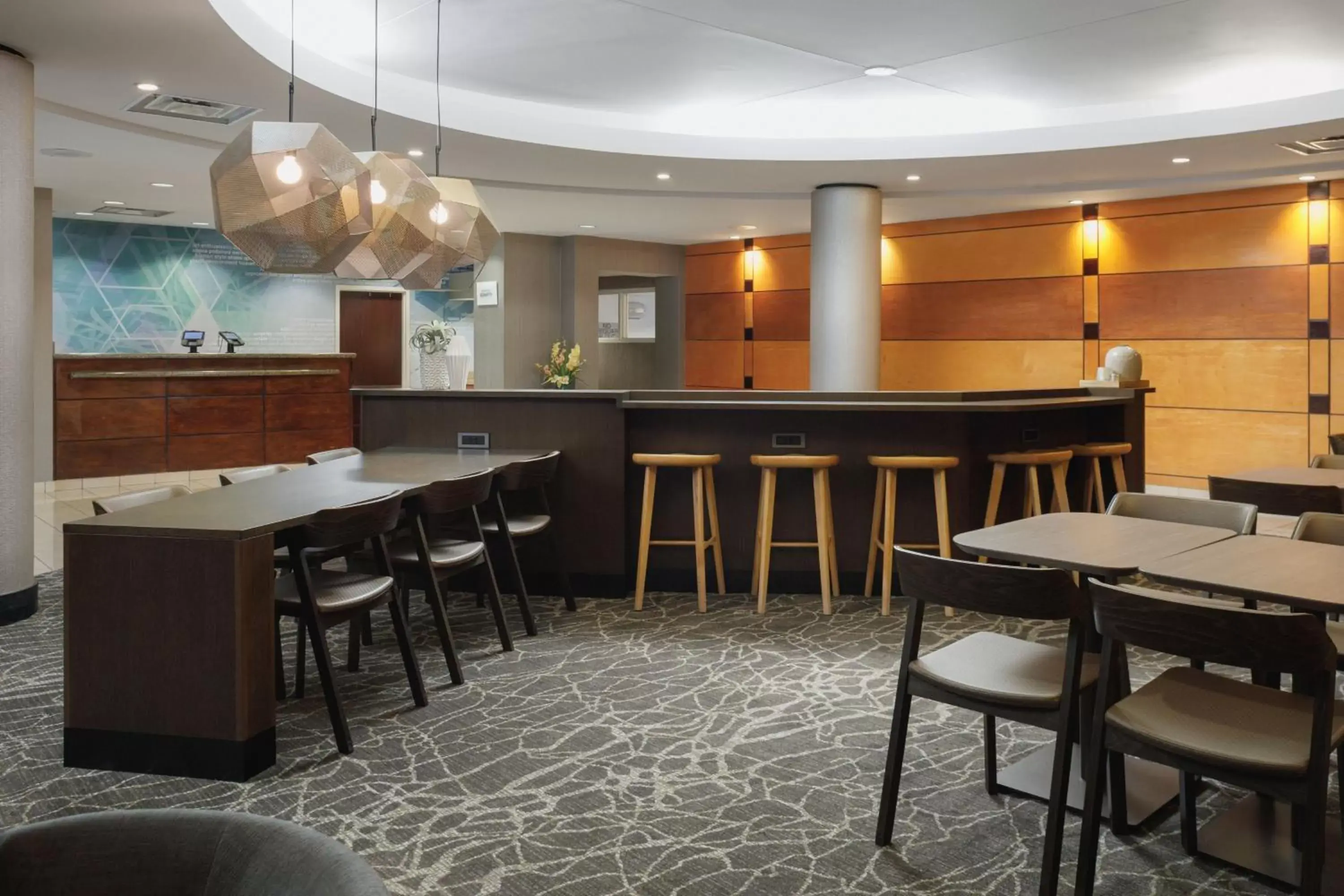 Lobby or reception, Restaurant/Places to Eat in SpringHill Suites Knoxville At Turkey Creek