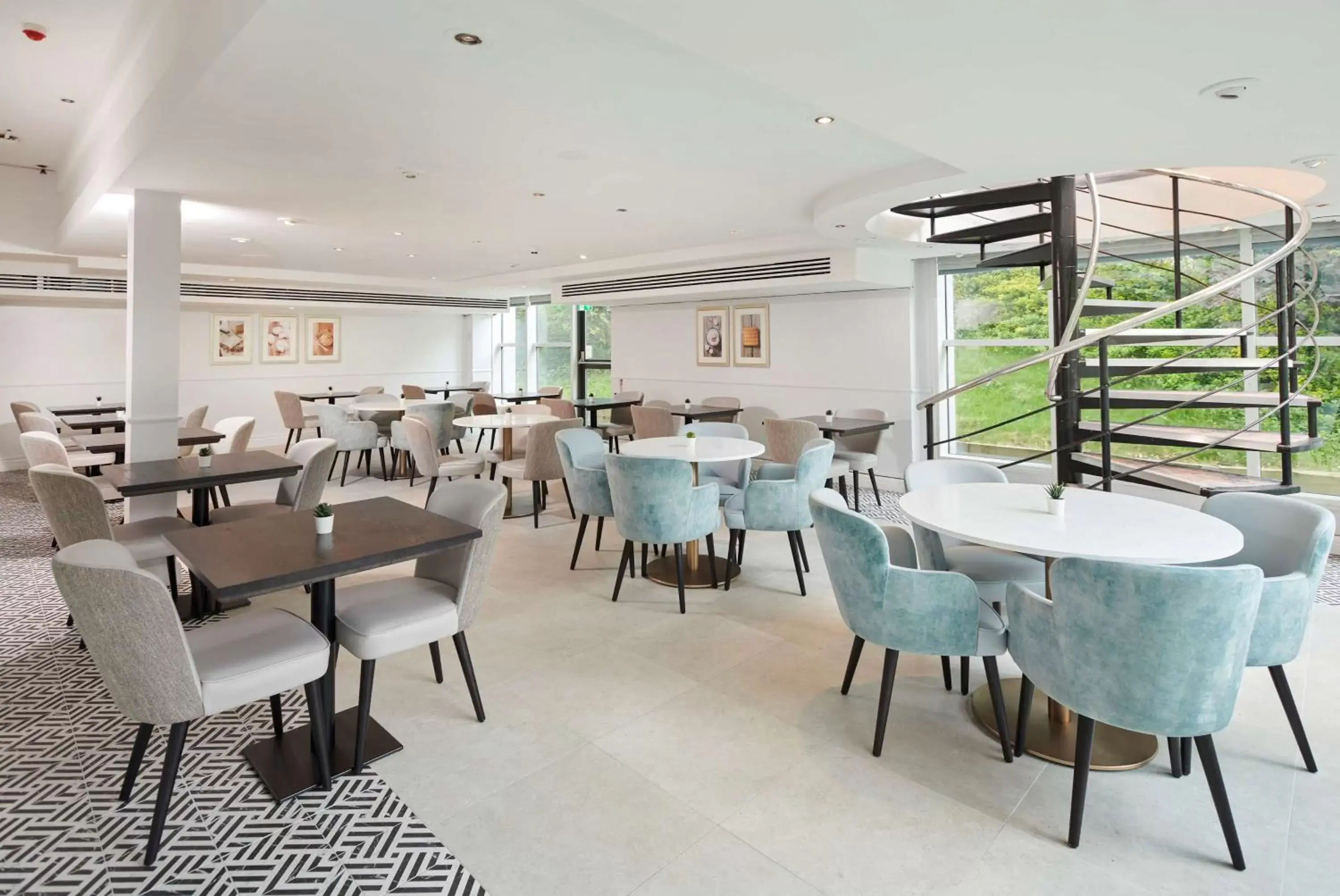 Dining area, Restaurant/Places to Eat in Hilton London Croydon