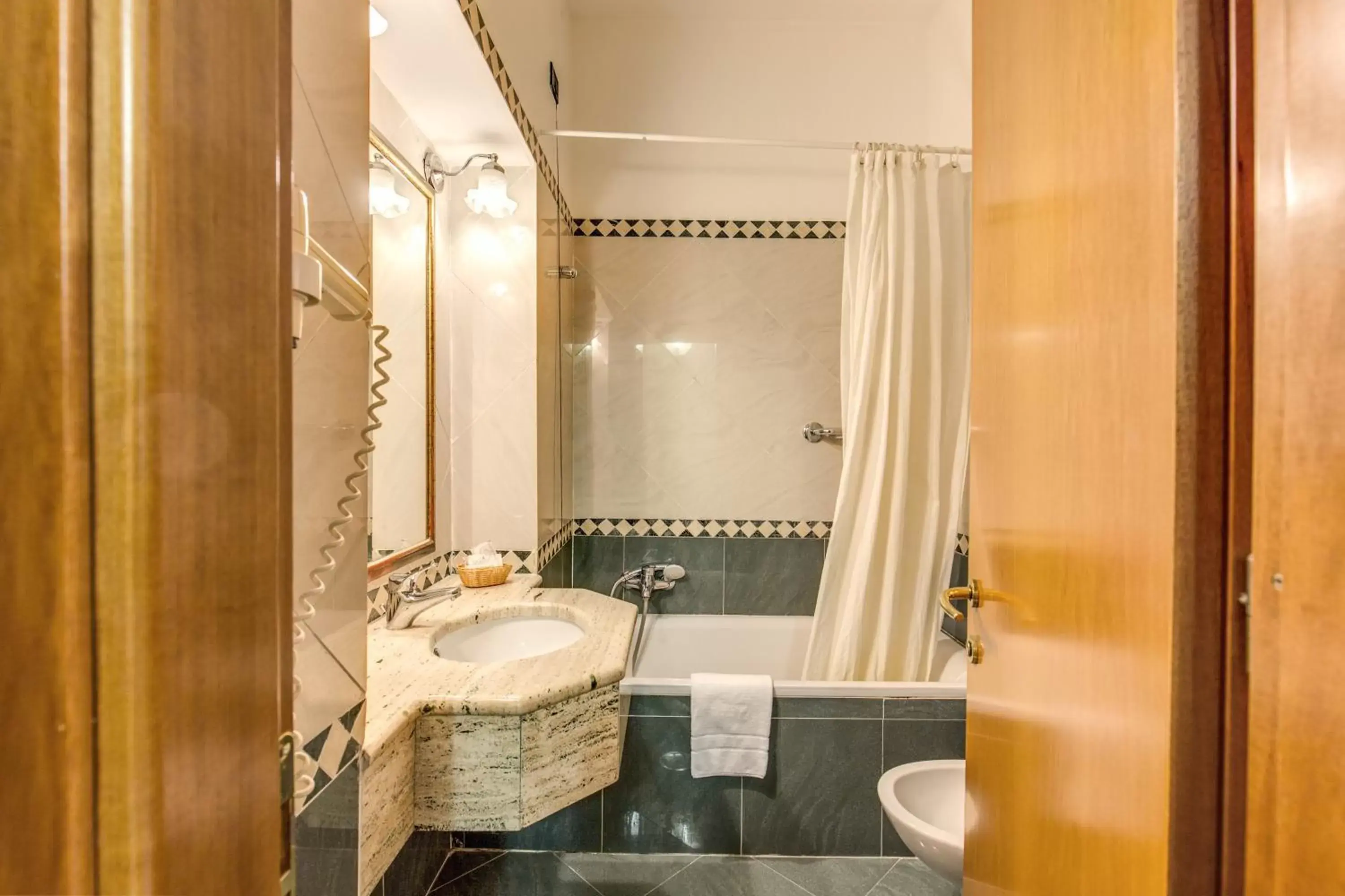 Bathroom in Hotel Contilia