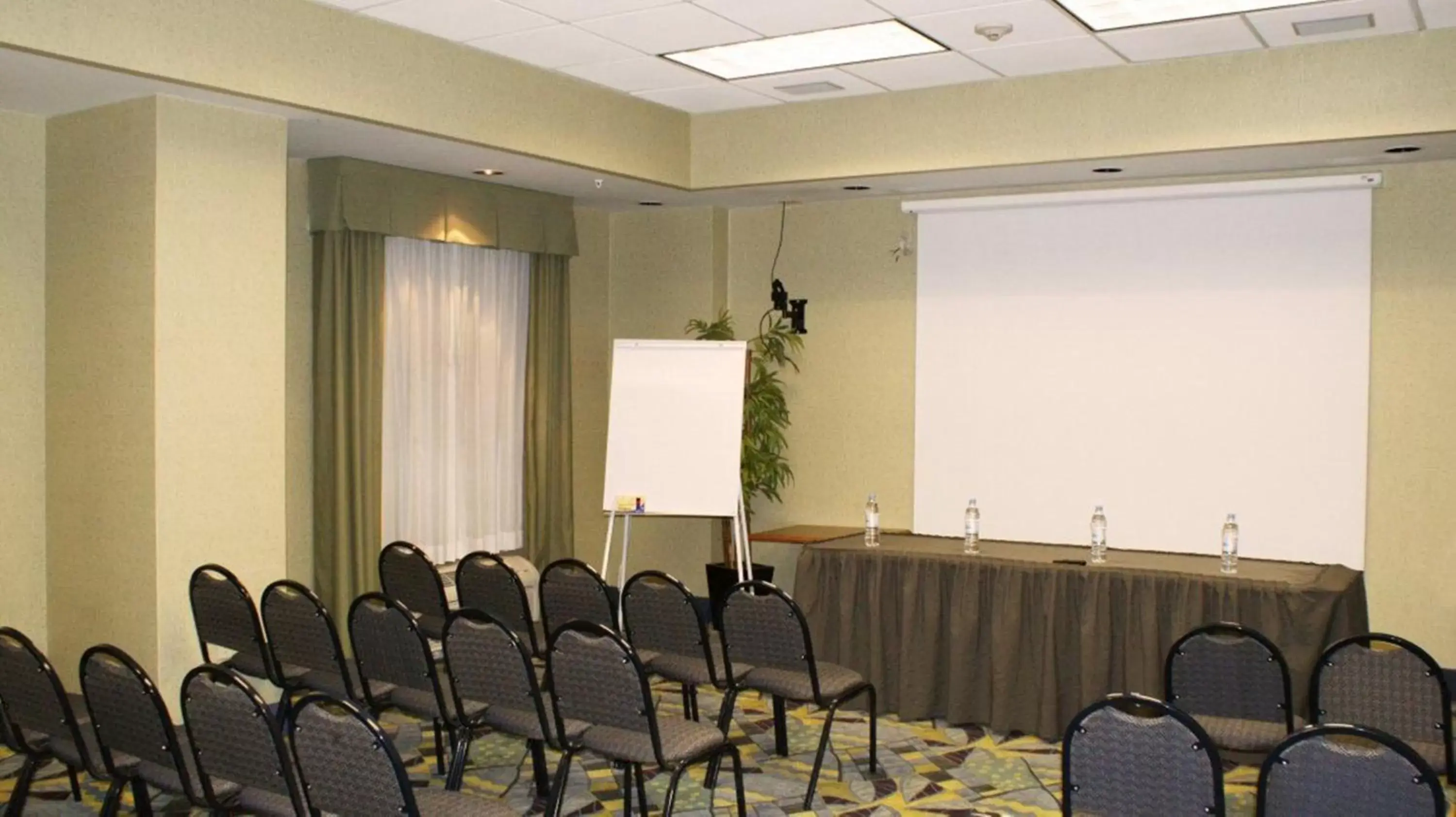 Meeting/conference room, Business Area/Conference Room in Holiday Inn Express & Suites Toluca Zona Aeropuerto, an IHG Hotel