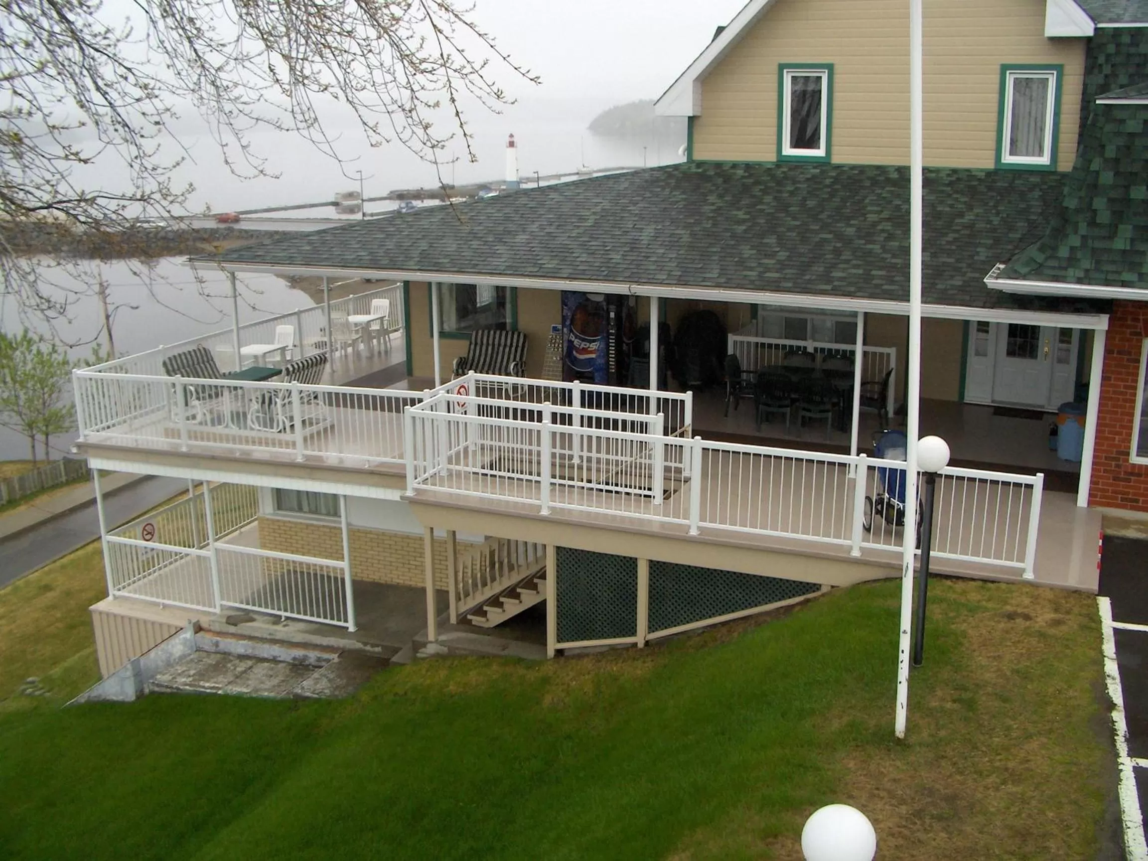 Facade/entrance in Motel Royal