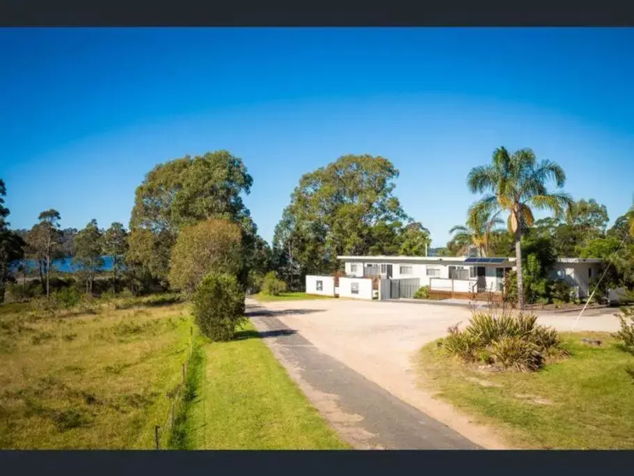 Property Building in Top of the Lake Holiday Units