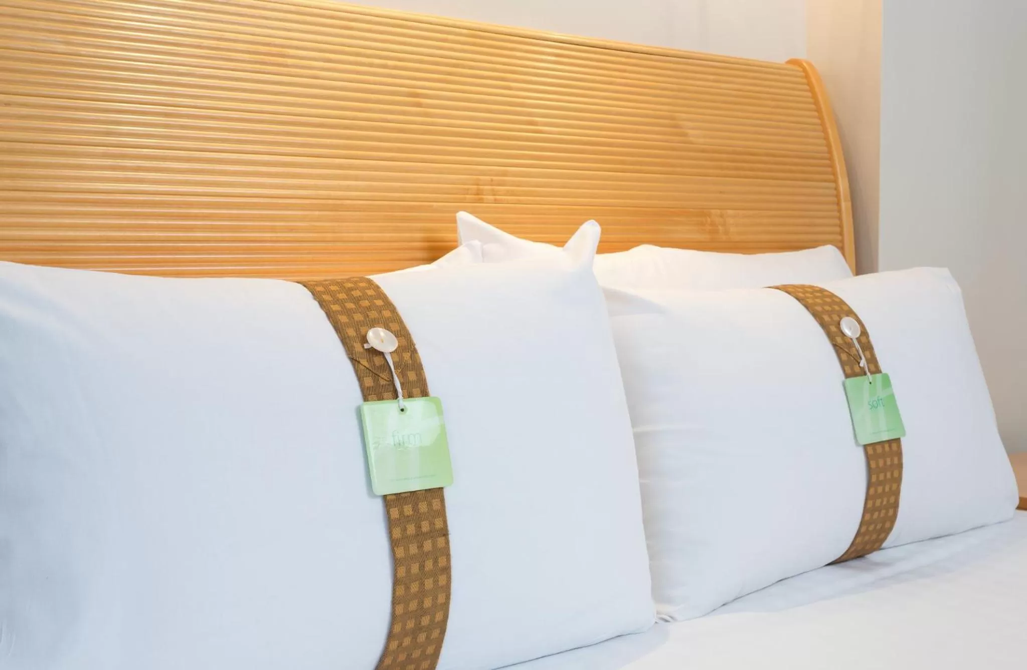 Photo of the whole room, Bed in Holiday Inn Rugby-Northampton M1 Jct18 by IHG