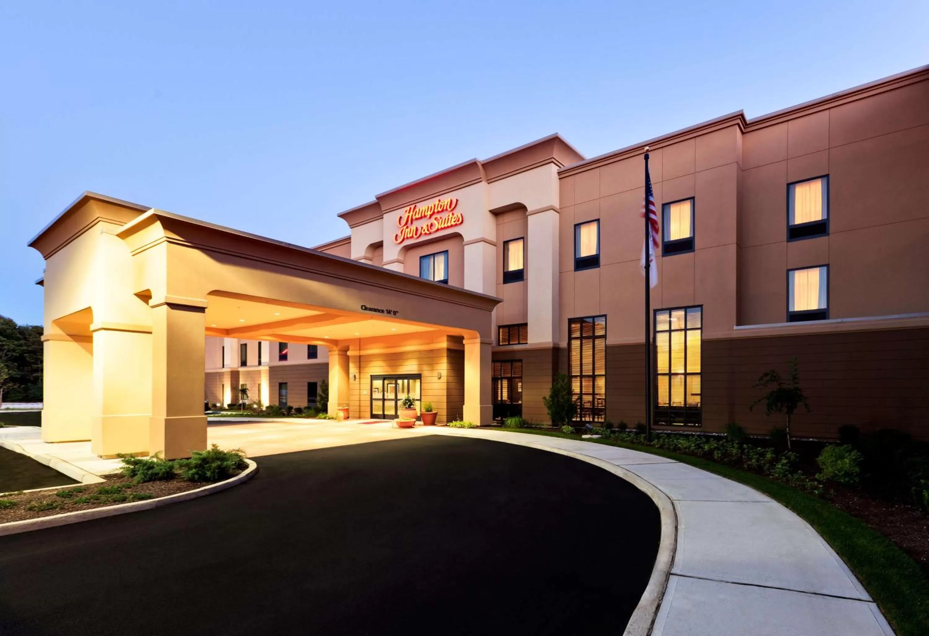 Property building in Hampton Inn & Suites Mahwah
