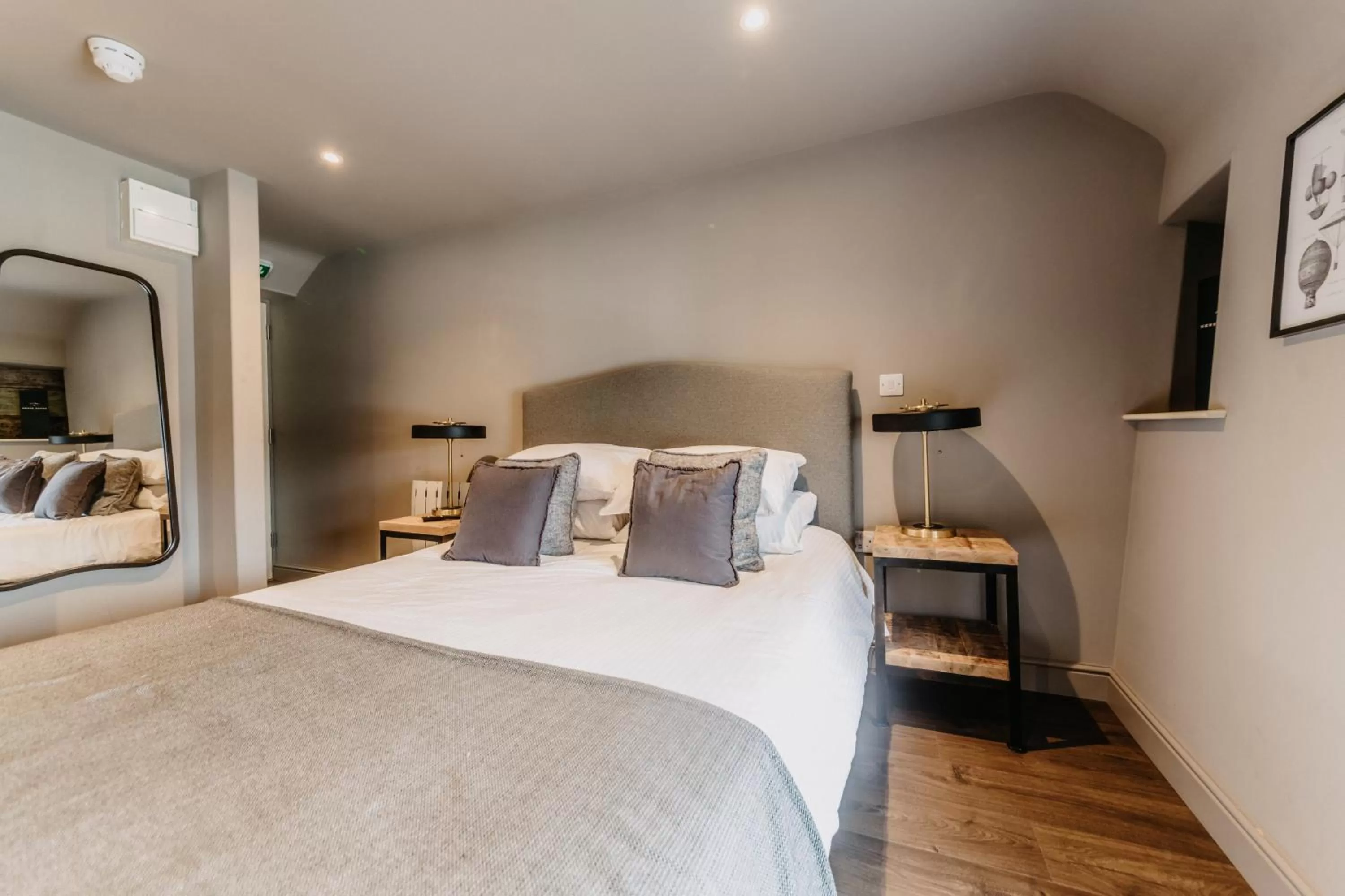 Standard Double - No Dogs in Seven Stars Penryn