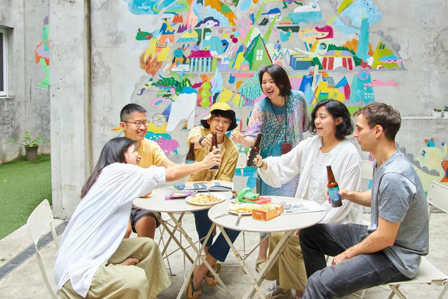 Patio in OwlStay Flip Flop Hostel - Garden