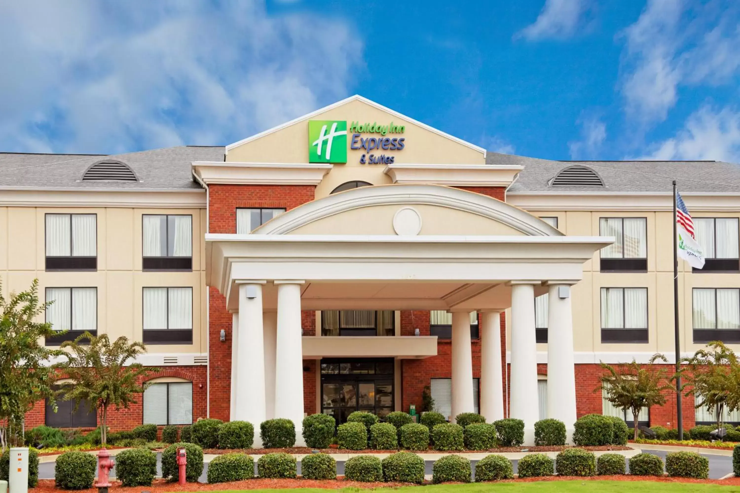 Property Building in Holiday Inn Express & Suites Tupelo, an IHG Hotel