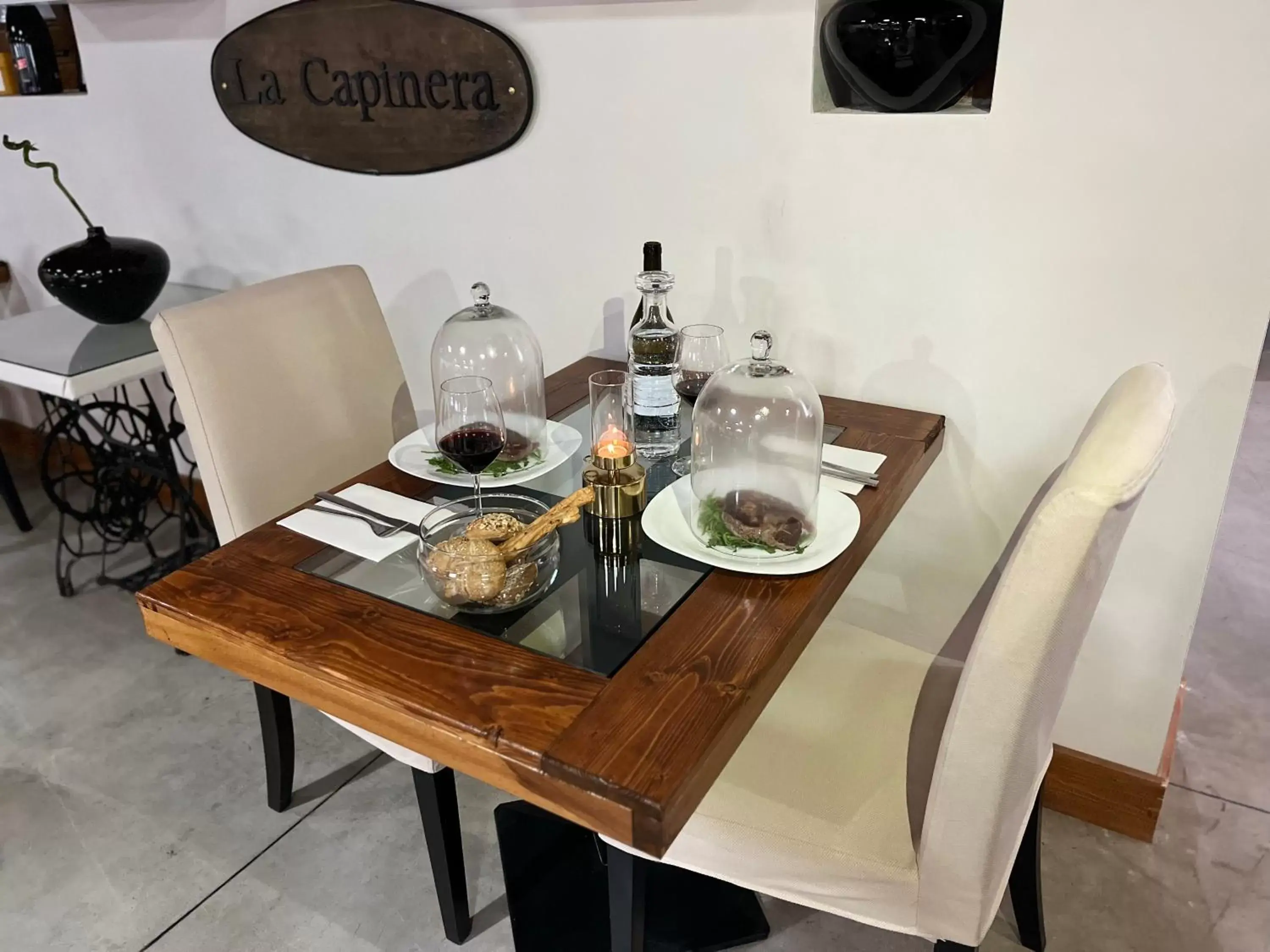 Food, Dining Area in Villa Alba Luxury Resort