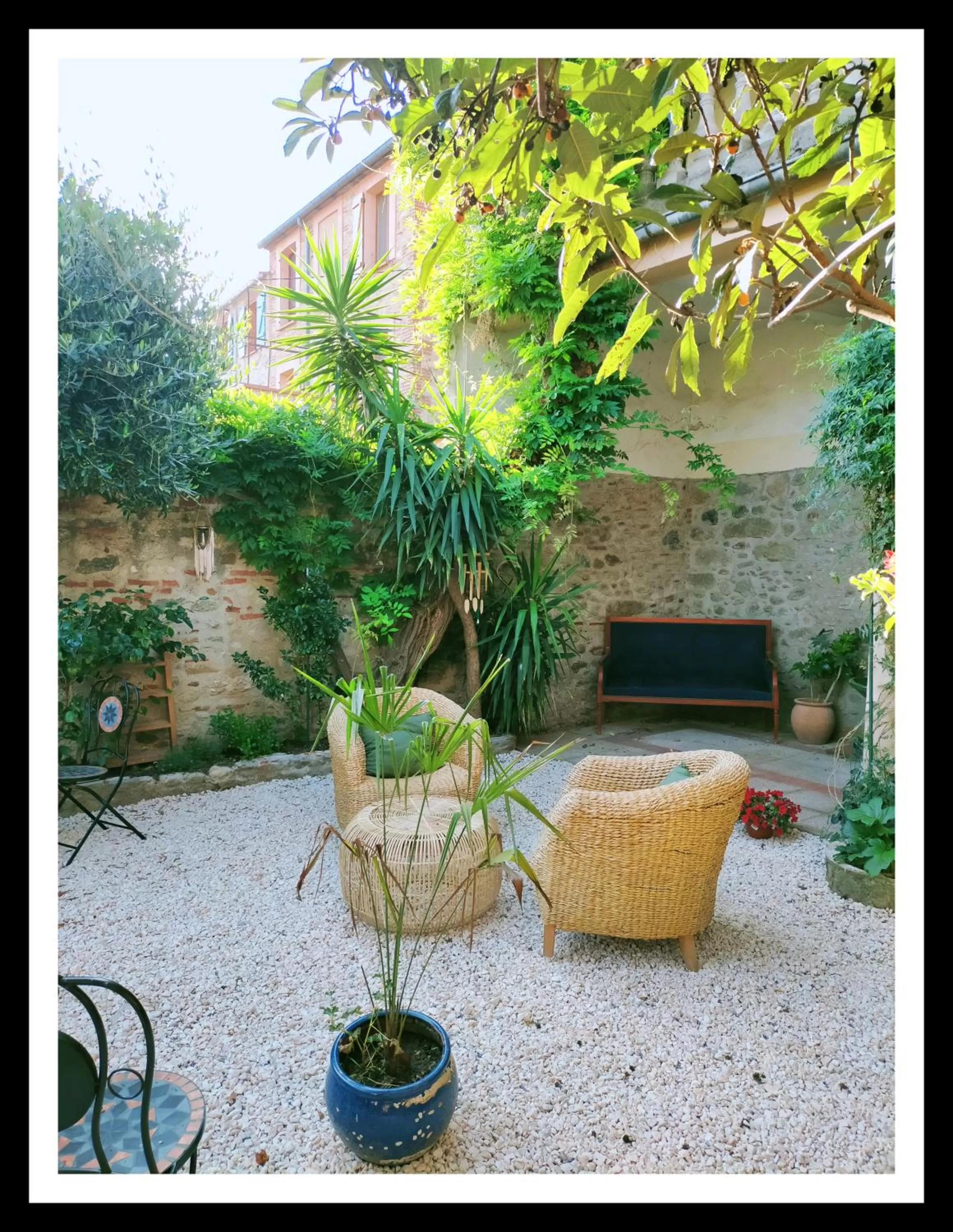 Garden in La Belle D'Âme - Guest House