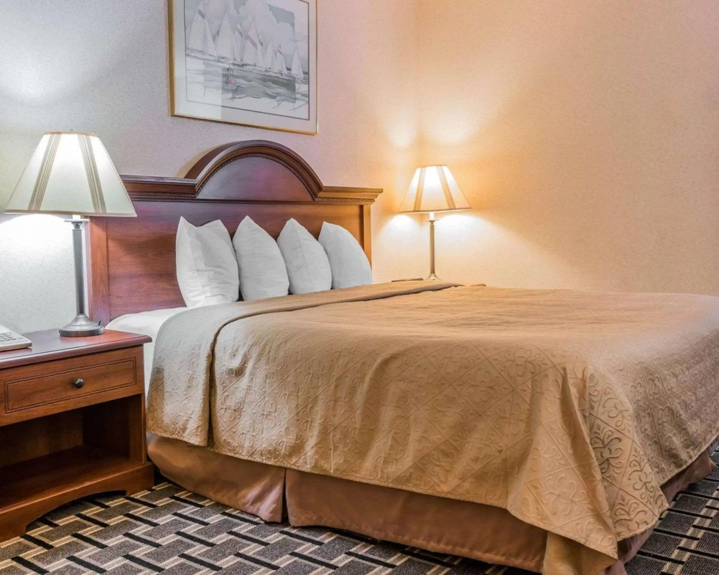 Photo of the whole room, Bed in Quality Inn Grand Rapids North Photo of the whole room, Bed in Quality Inn Grand Rapids North