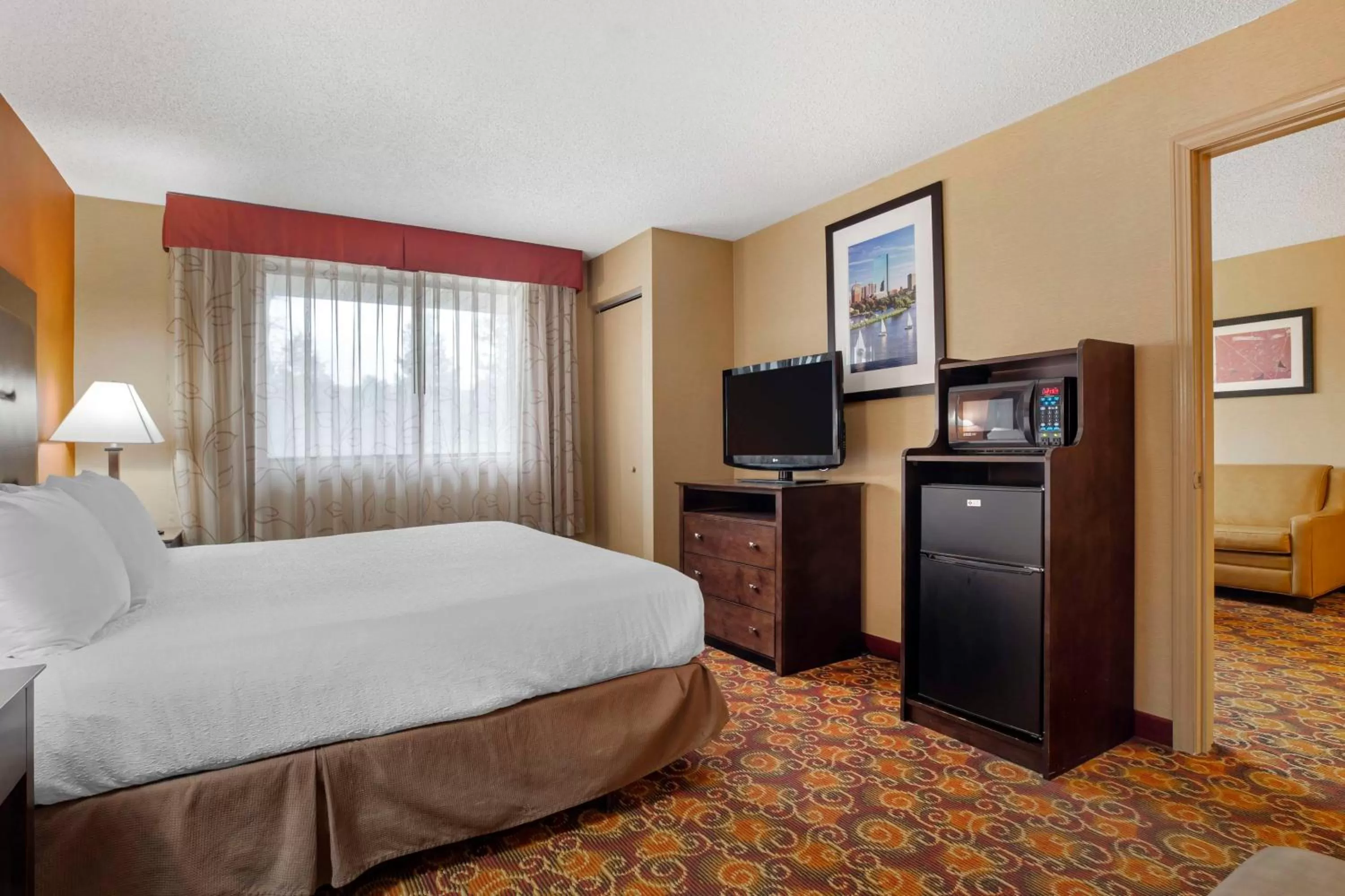 King Suite in Best Western Plus The Inn at Sharon/Foxboro