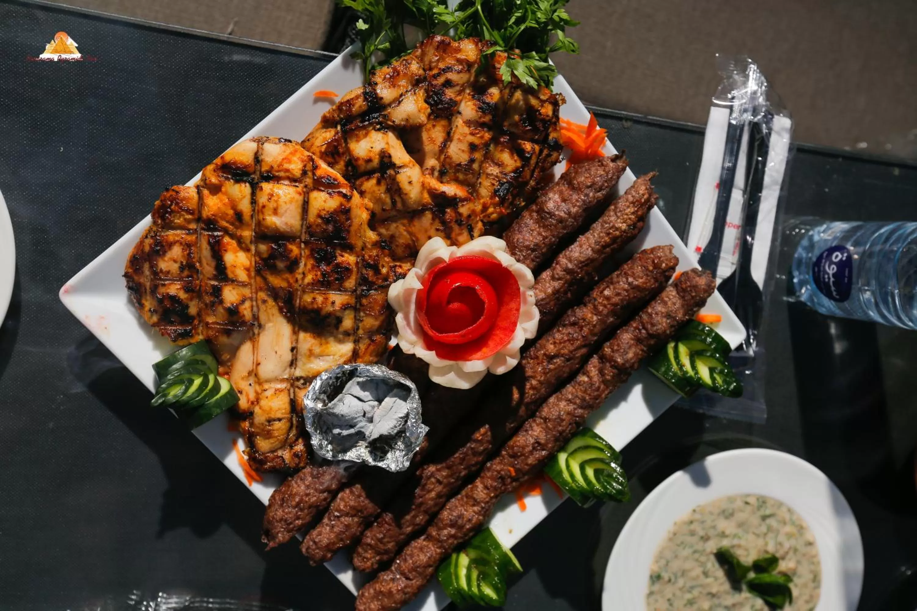 Restaurant/places to eat in PANORAMA view pyramids