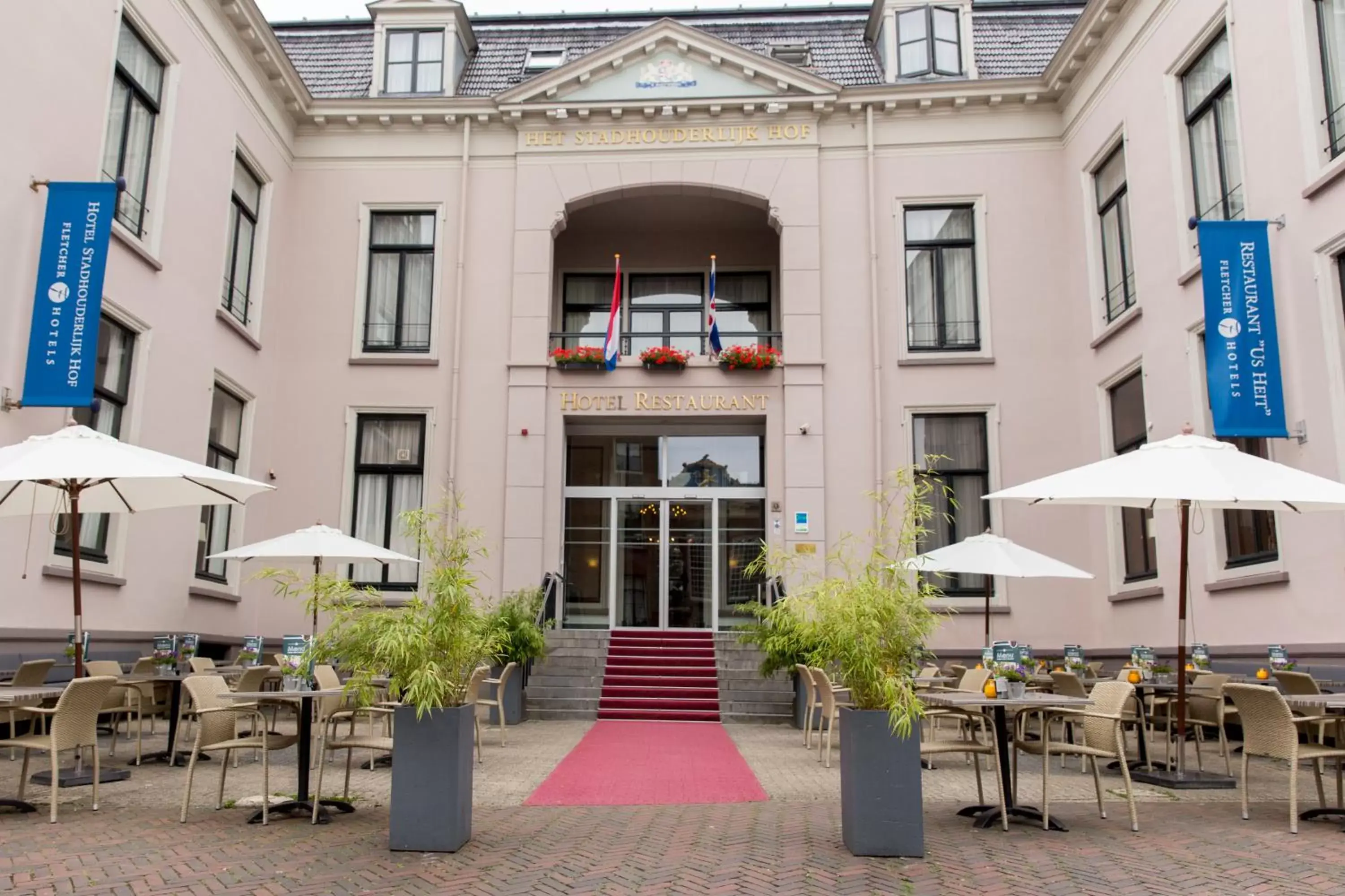 Facade/entrance in Fletcher Hotel Paleis Stadhouderlijk Hof