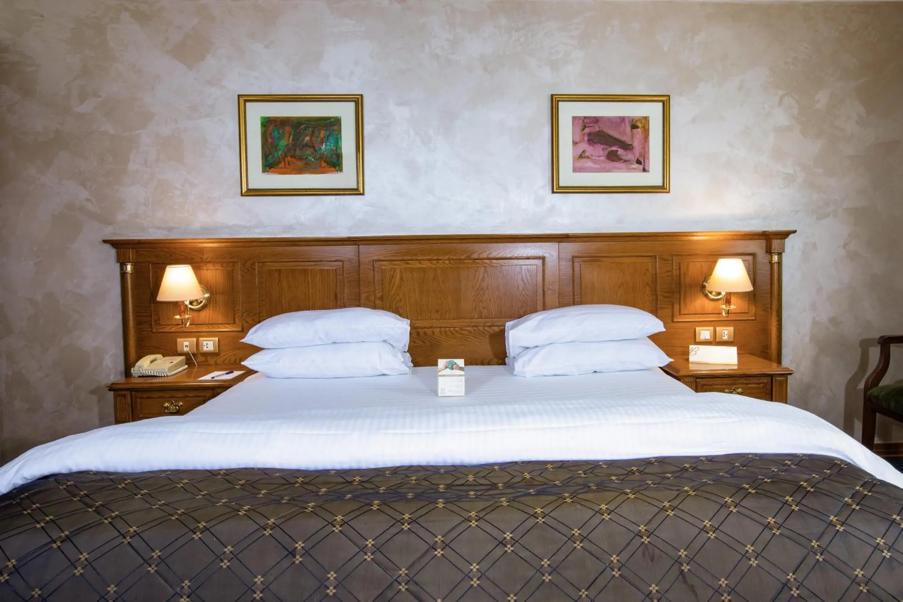 Bed in Bristol Hotel Bed in Bristol Hotel