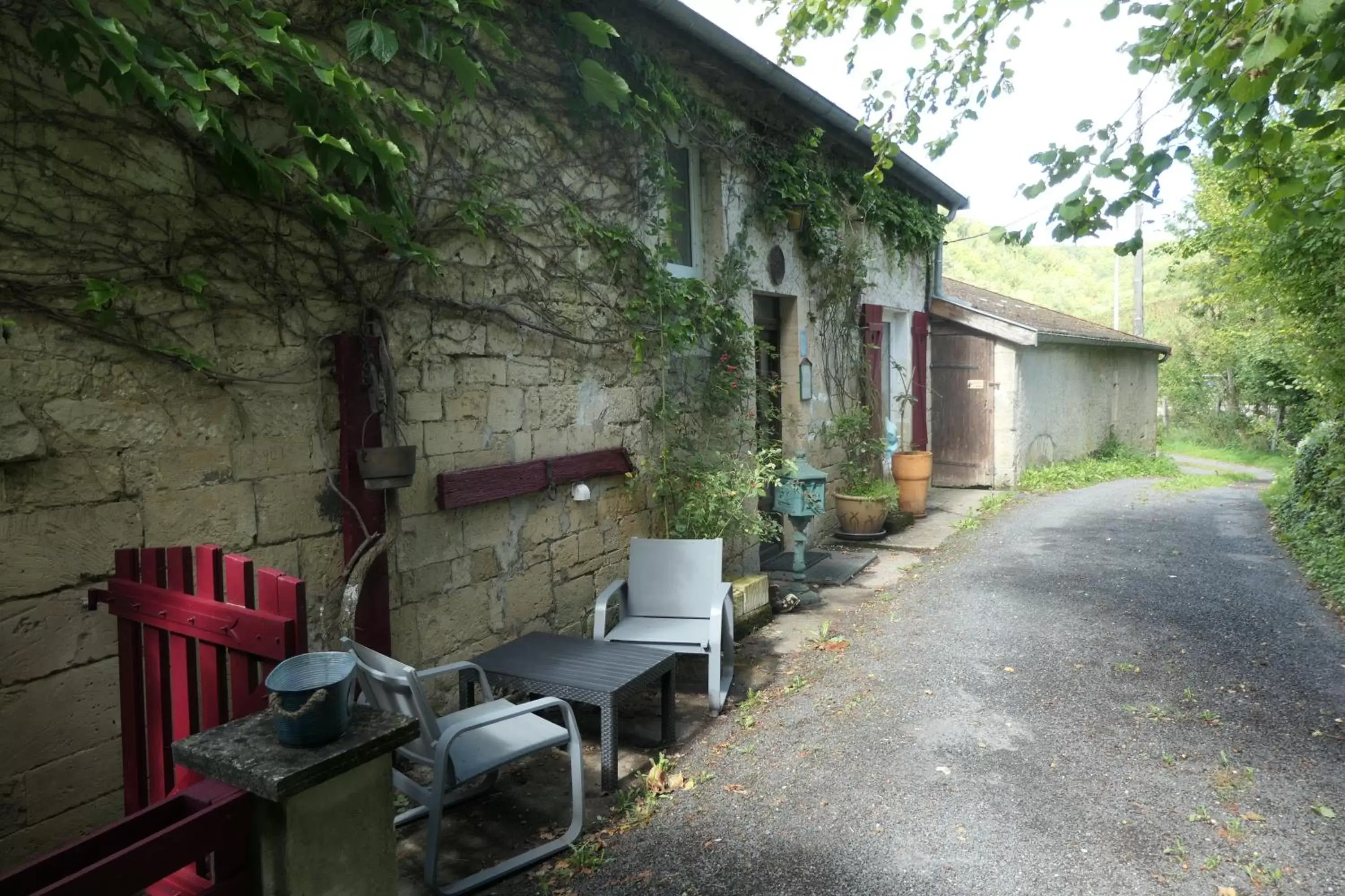 Facade/entrance in Le Moulin Aux Ecrevisses