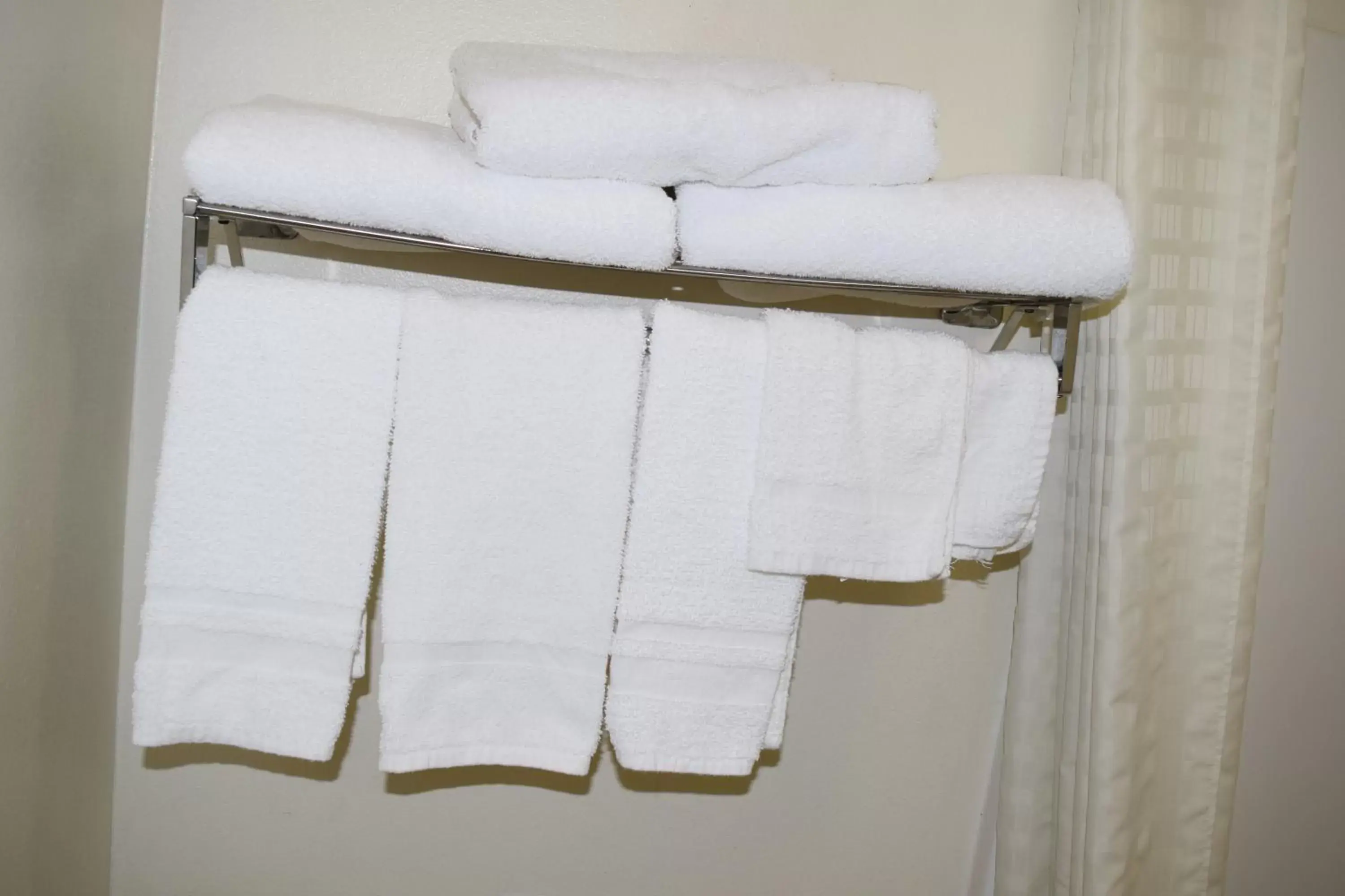 towels in Value Inn - Livonia