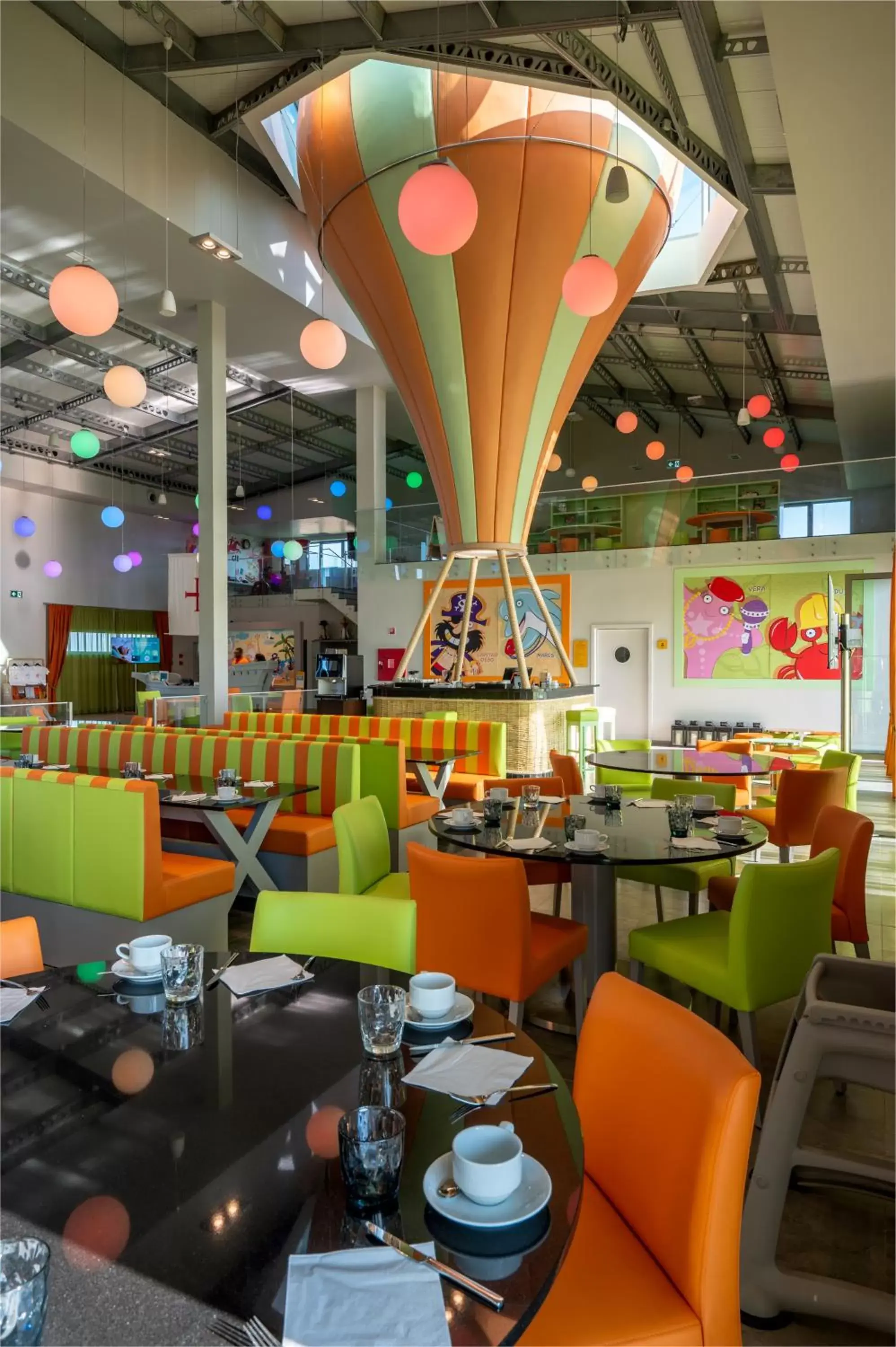 Restaurant/Places to Eat in Vila Gale Nep Kids