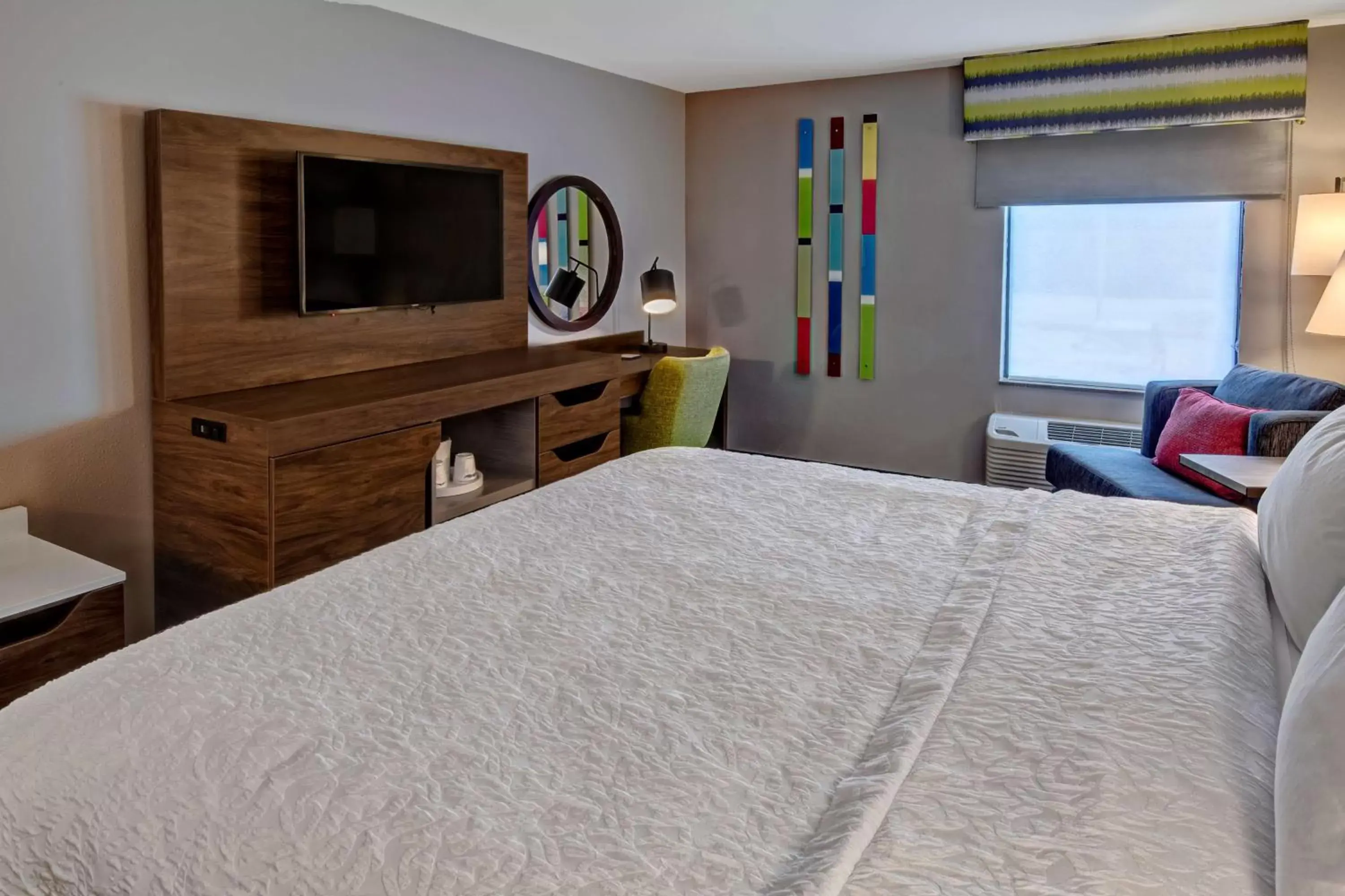 King Room - Non-Smoking in Hampton Inn New Albany Louisville West King Room - Non-Smoking in Hampton Inn New Albany Louisville West