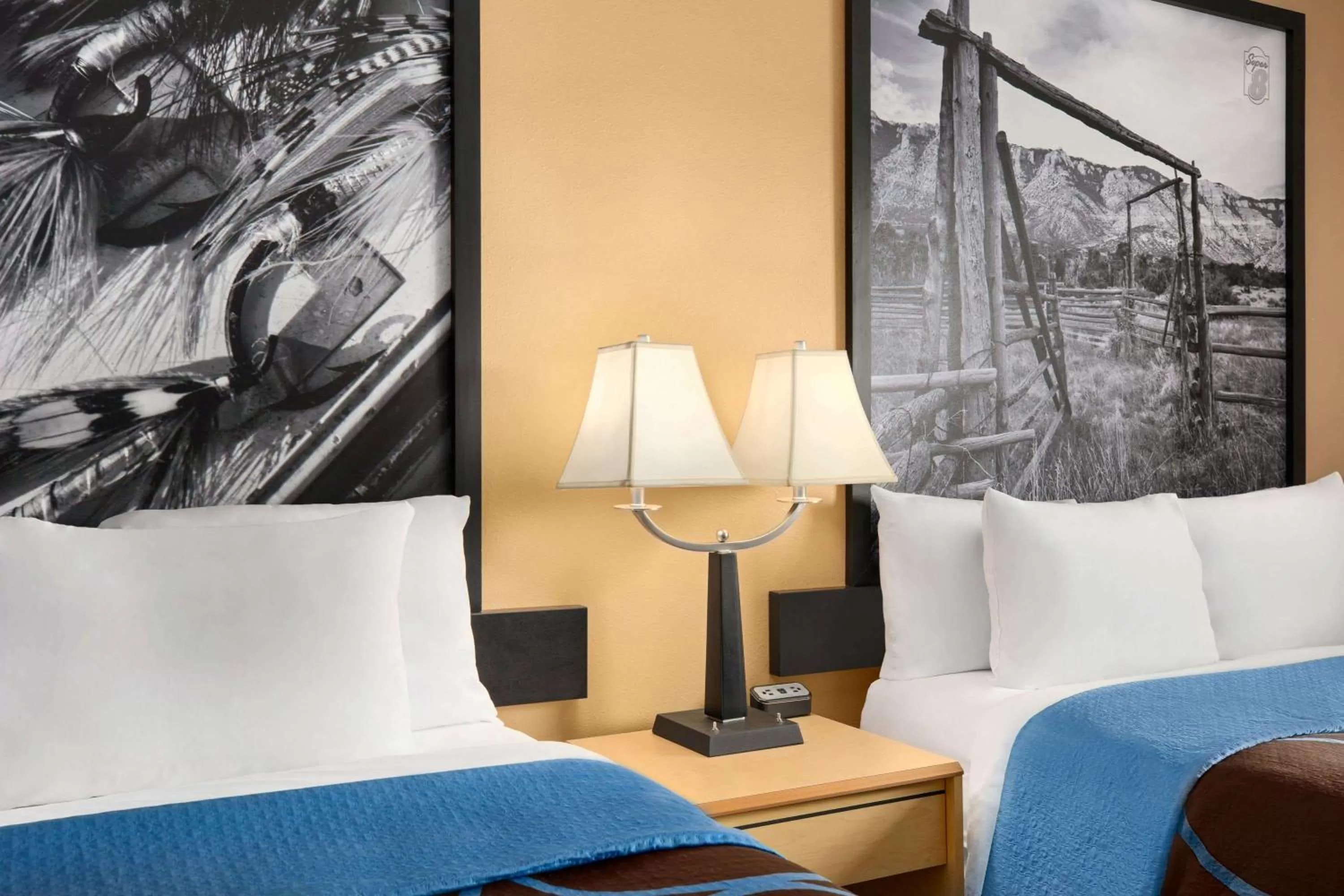 Photo of the whole room, Bed in Super 8 by Wyndham Big Timber