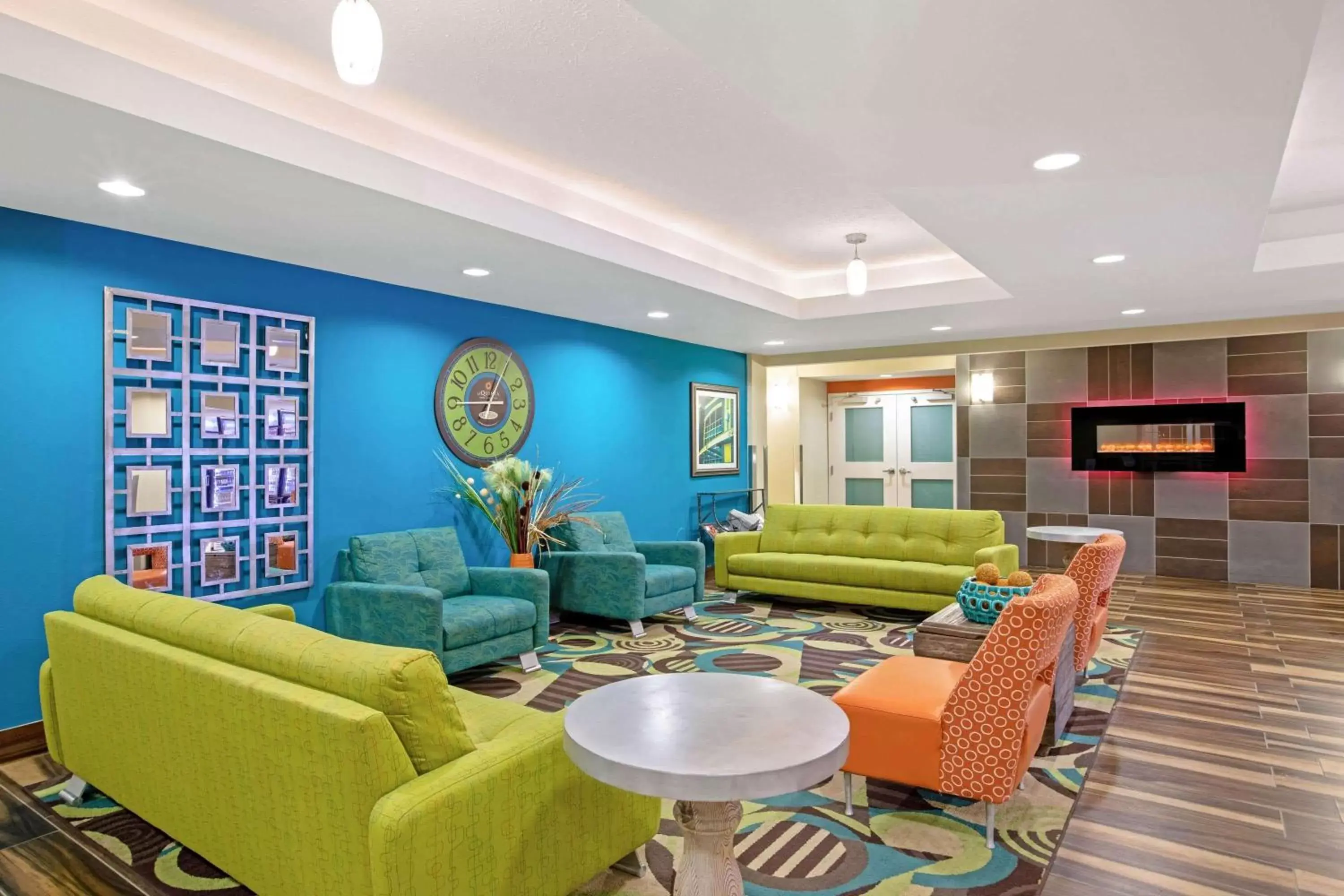 Lobby or reception, Seating Area in La Quinta by Wyndham Grand Forks