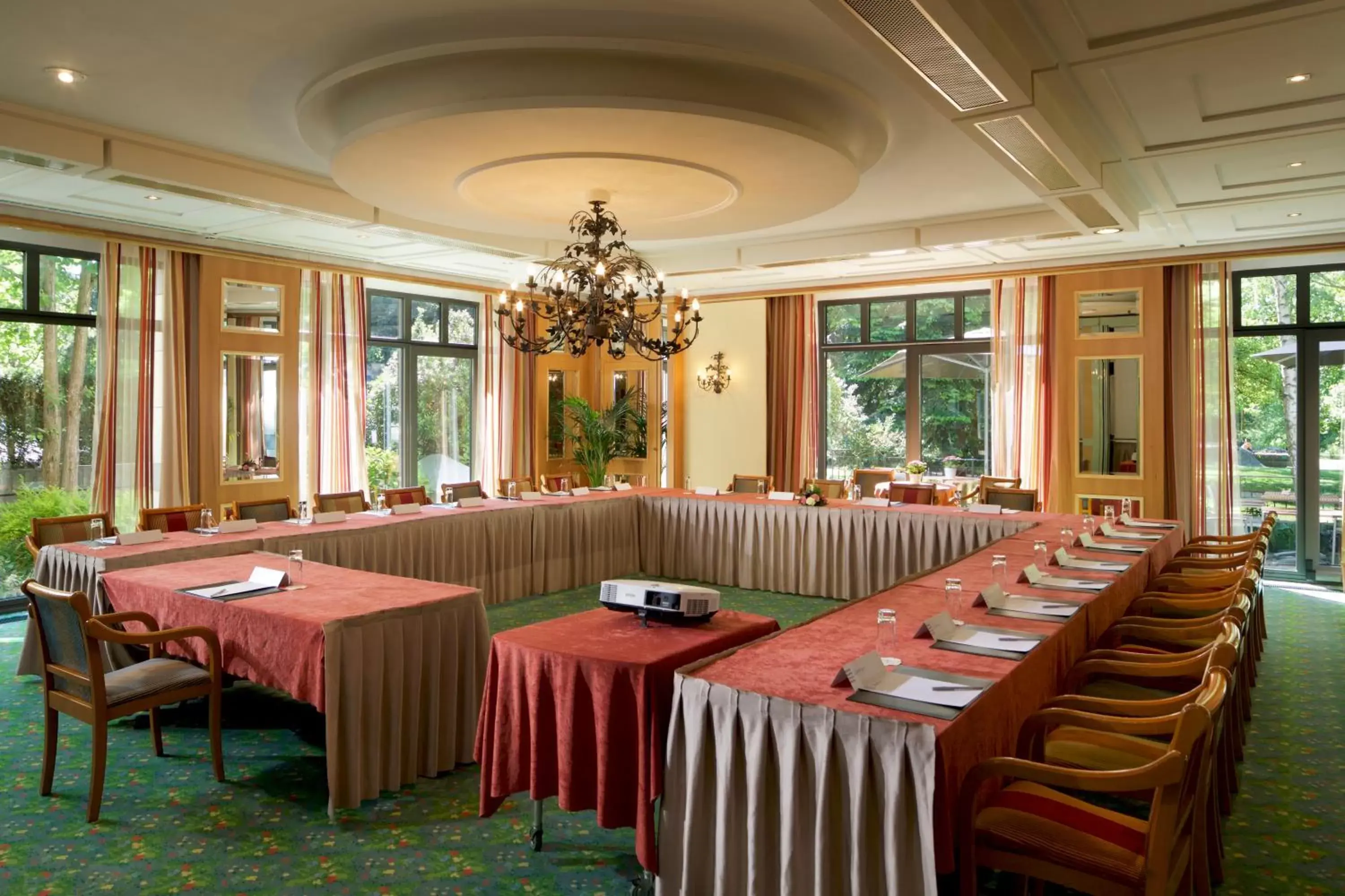 Banquet/Function facilities, Restaurant/Places to Eat in Hotel Parc Belair