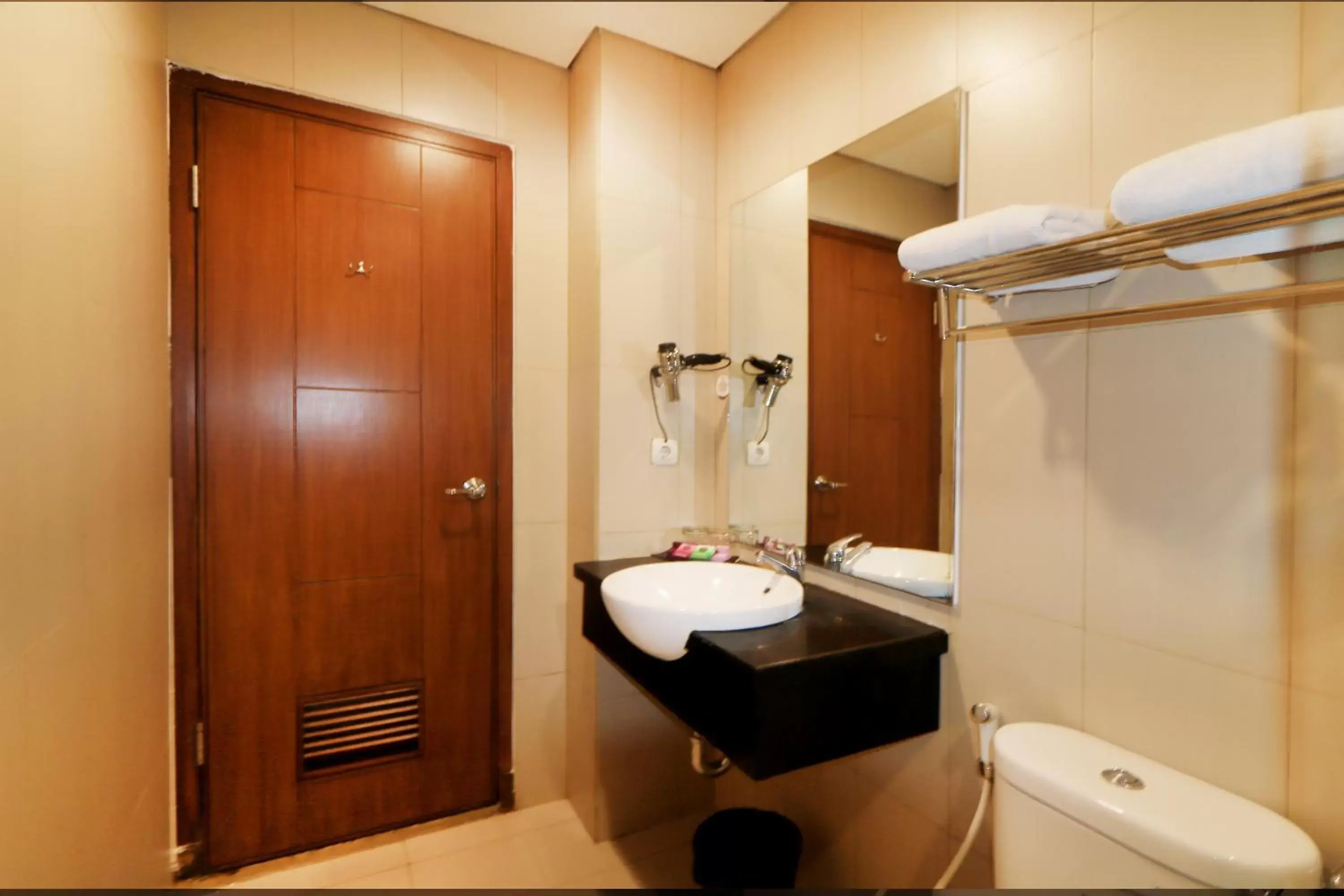 Bathroom in Hotel Dafam Rio