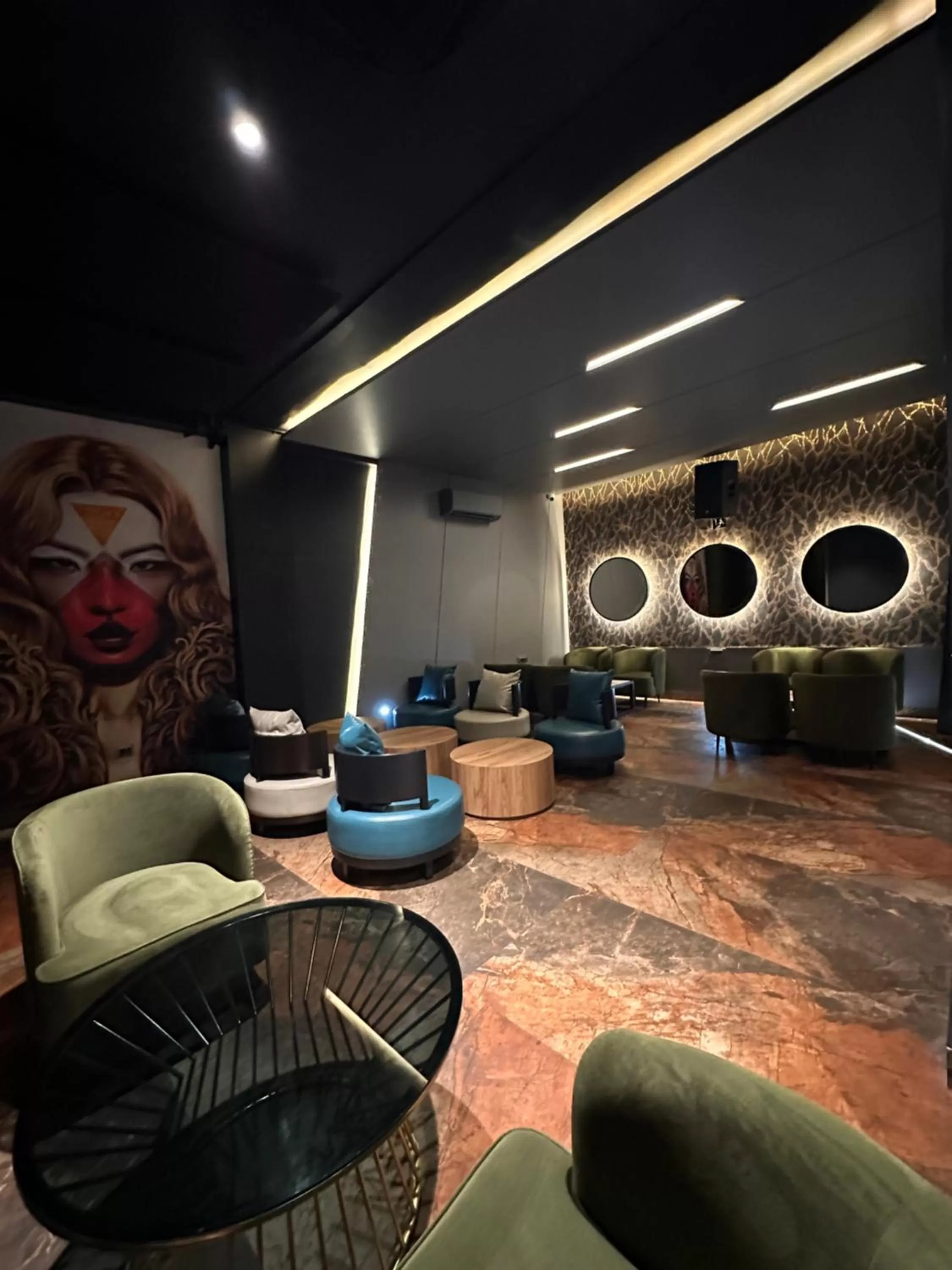 Nightclub / DJ in Five Gangtok