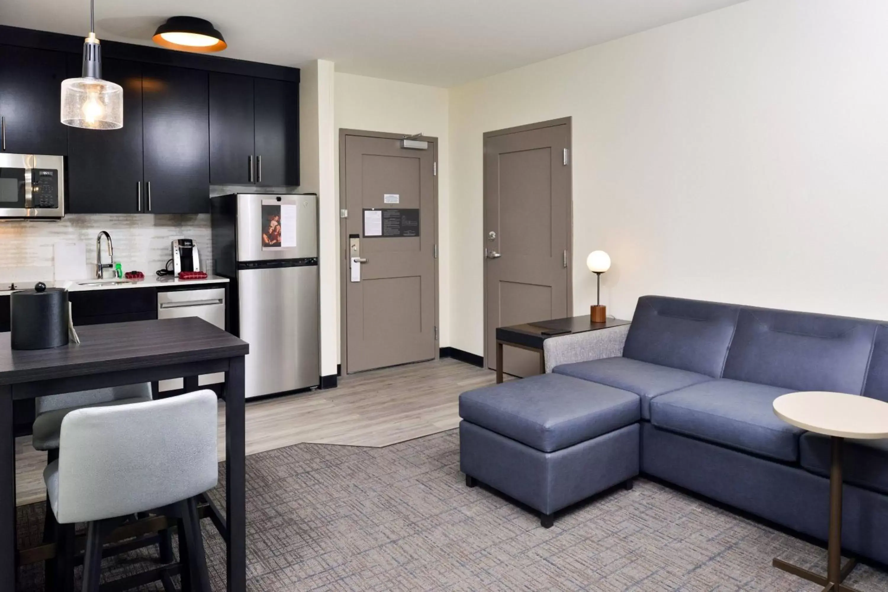 Photo of the whole room, Seating Area in Residence Inn by Marriott Bakersfield West