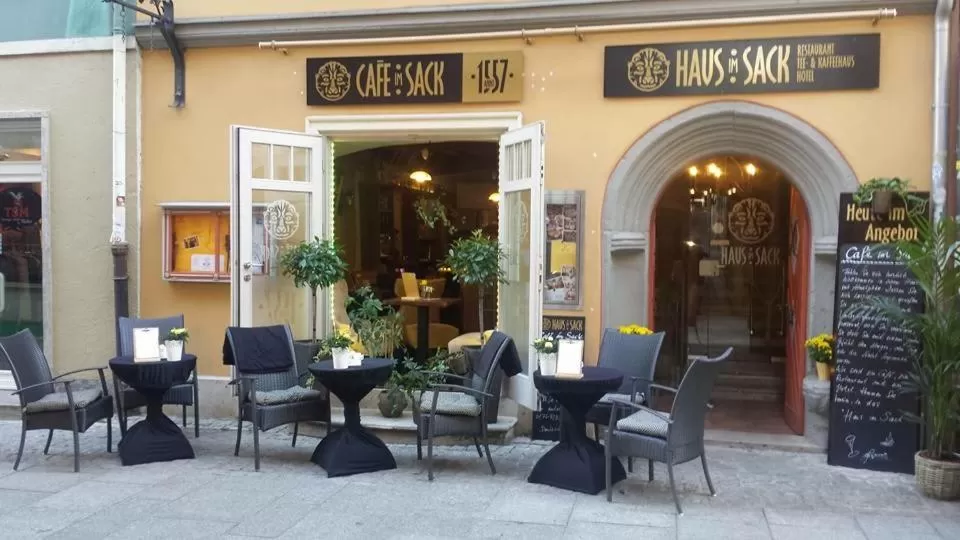 Restaurant/places to eat in Hotel Haus im Sack