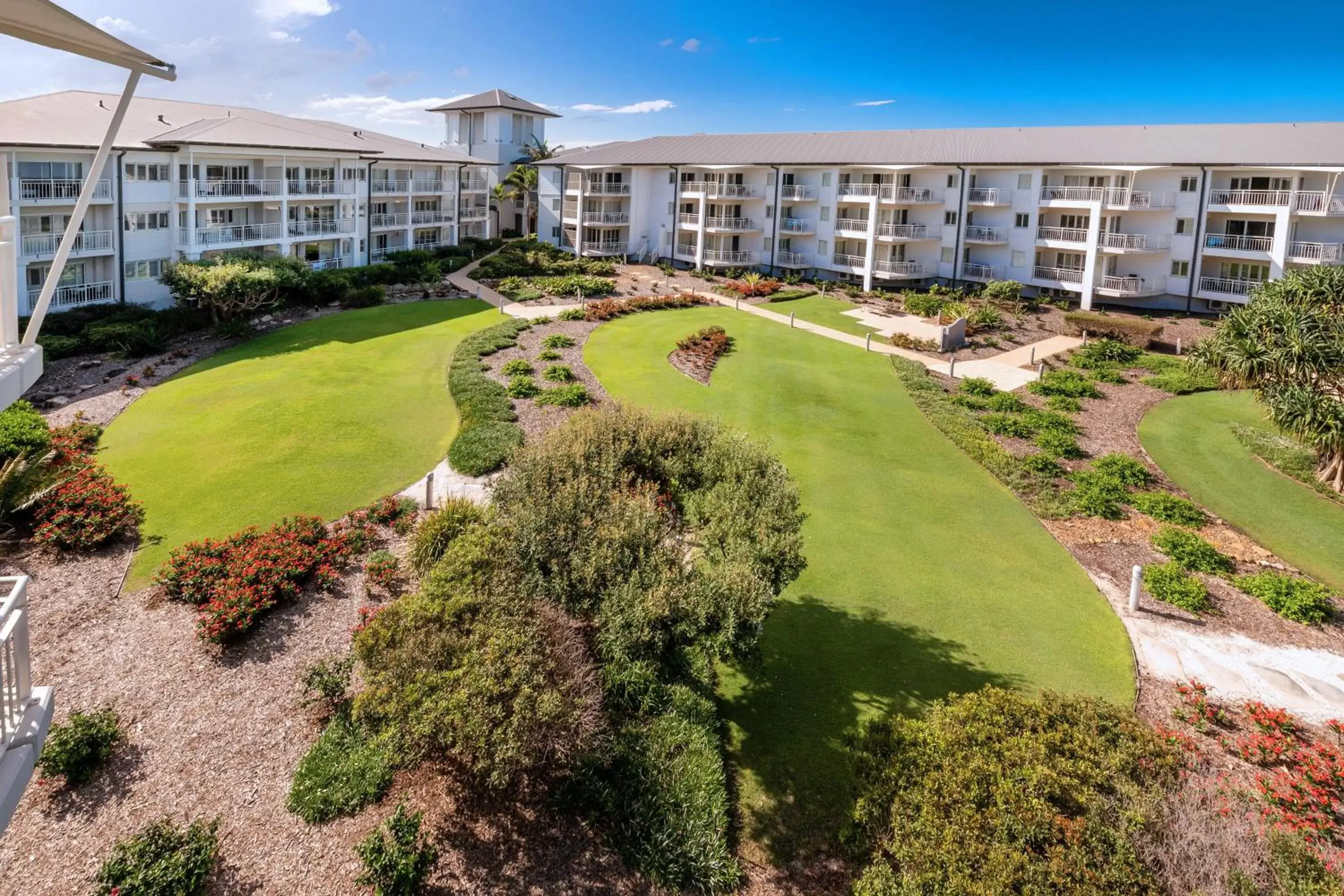 Property building in Mantra on Salt Beach Property building in Mantra on Salt Beach