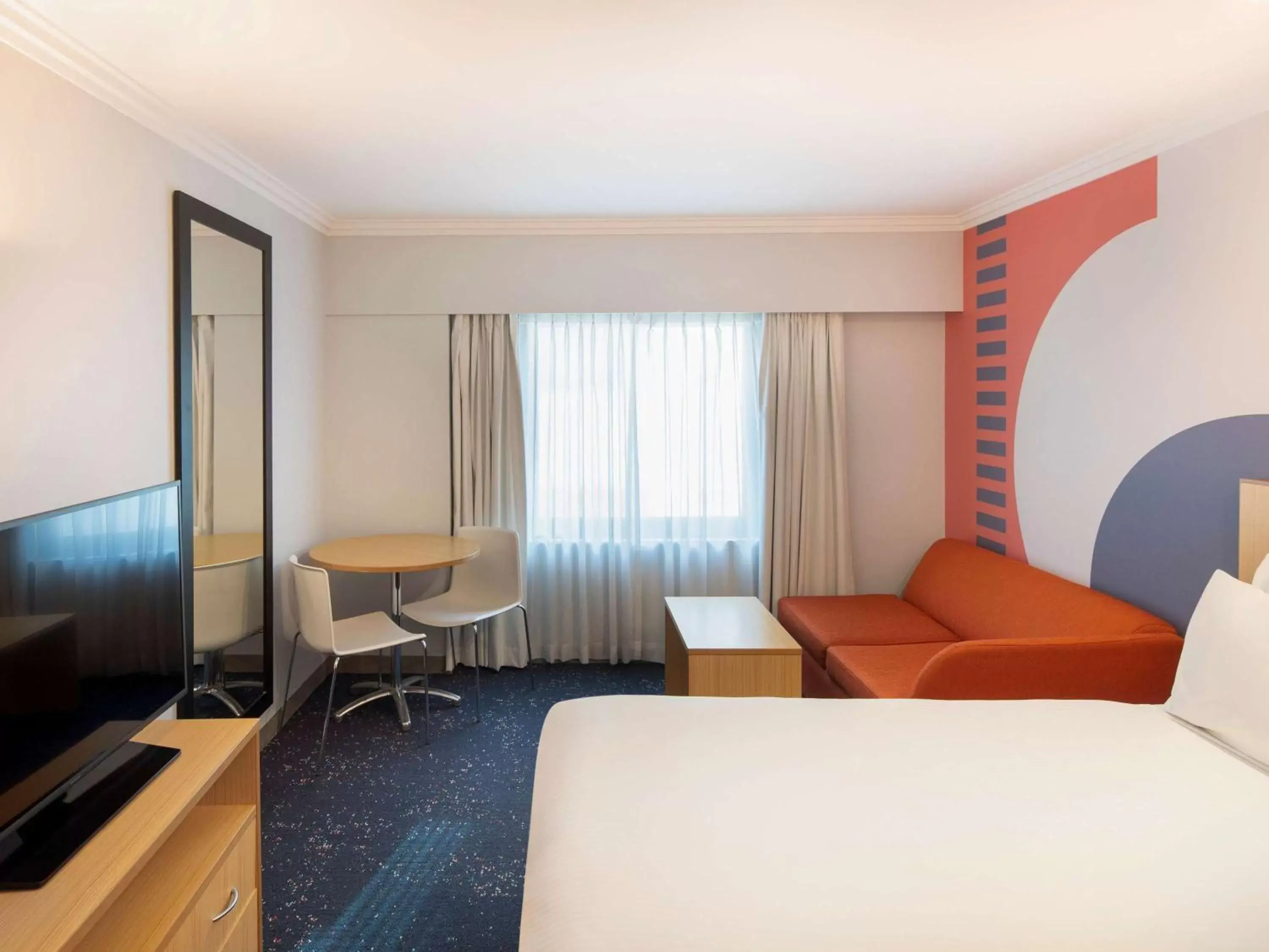 Bedroom, Seating Area in ibis Styles Sydney Central