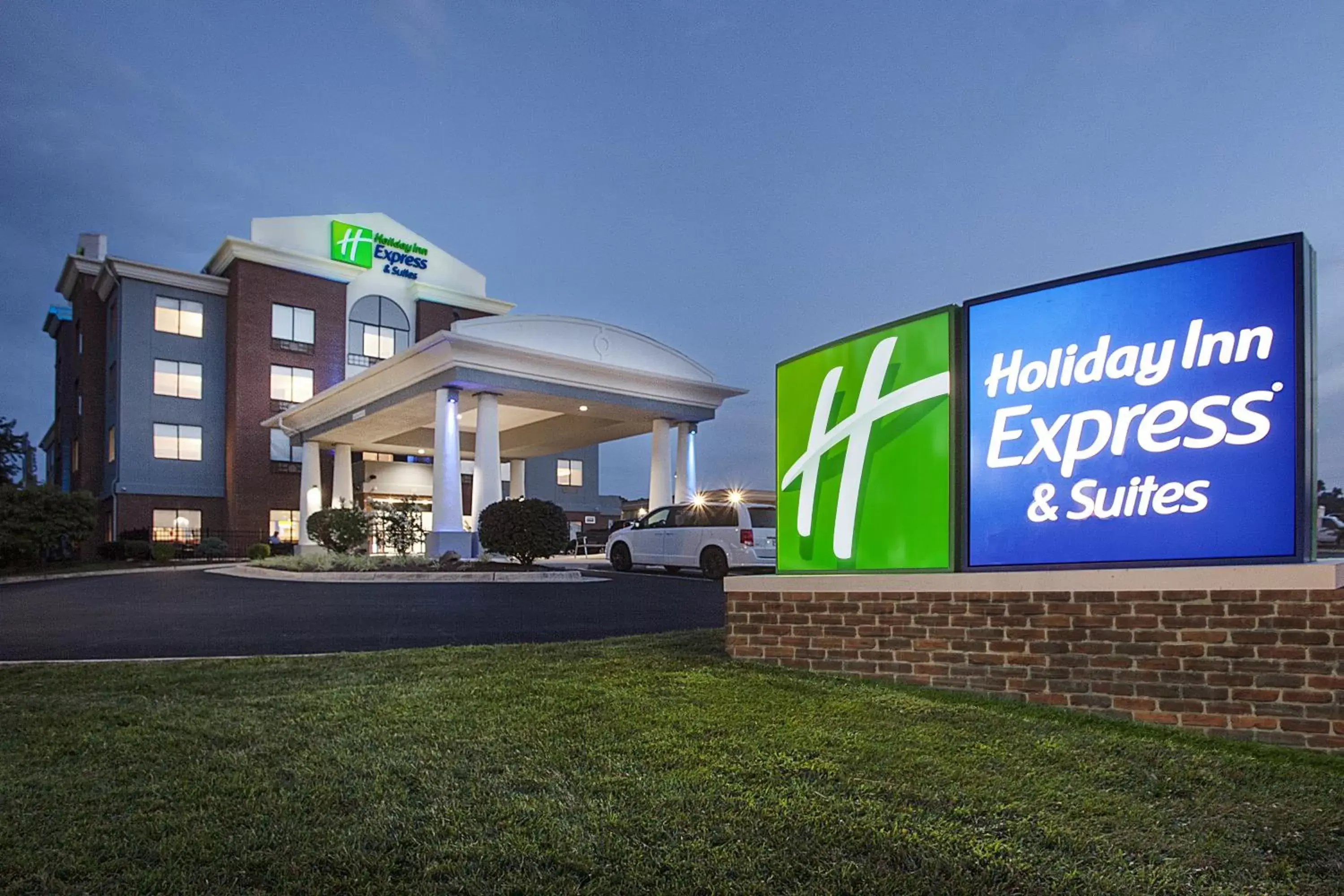 Property building in Holiday Inn Express & Suites Culpeper by IHG Property building in Holiday Inn Express & Suites Culpeper by IHG