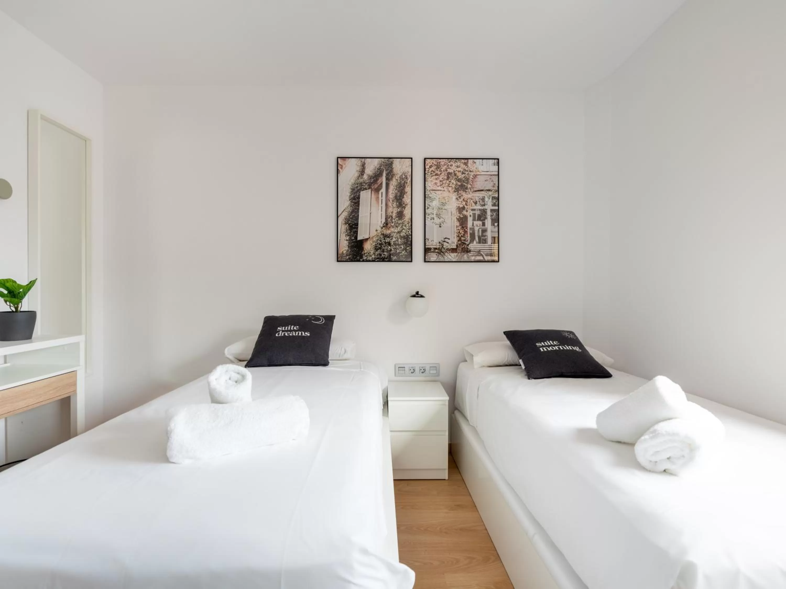 Bed in Limehome Barcelona Carrer de Fontcoberta - Digital Access