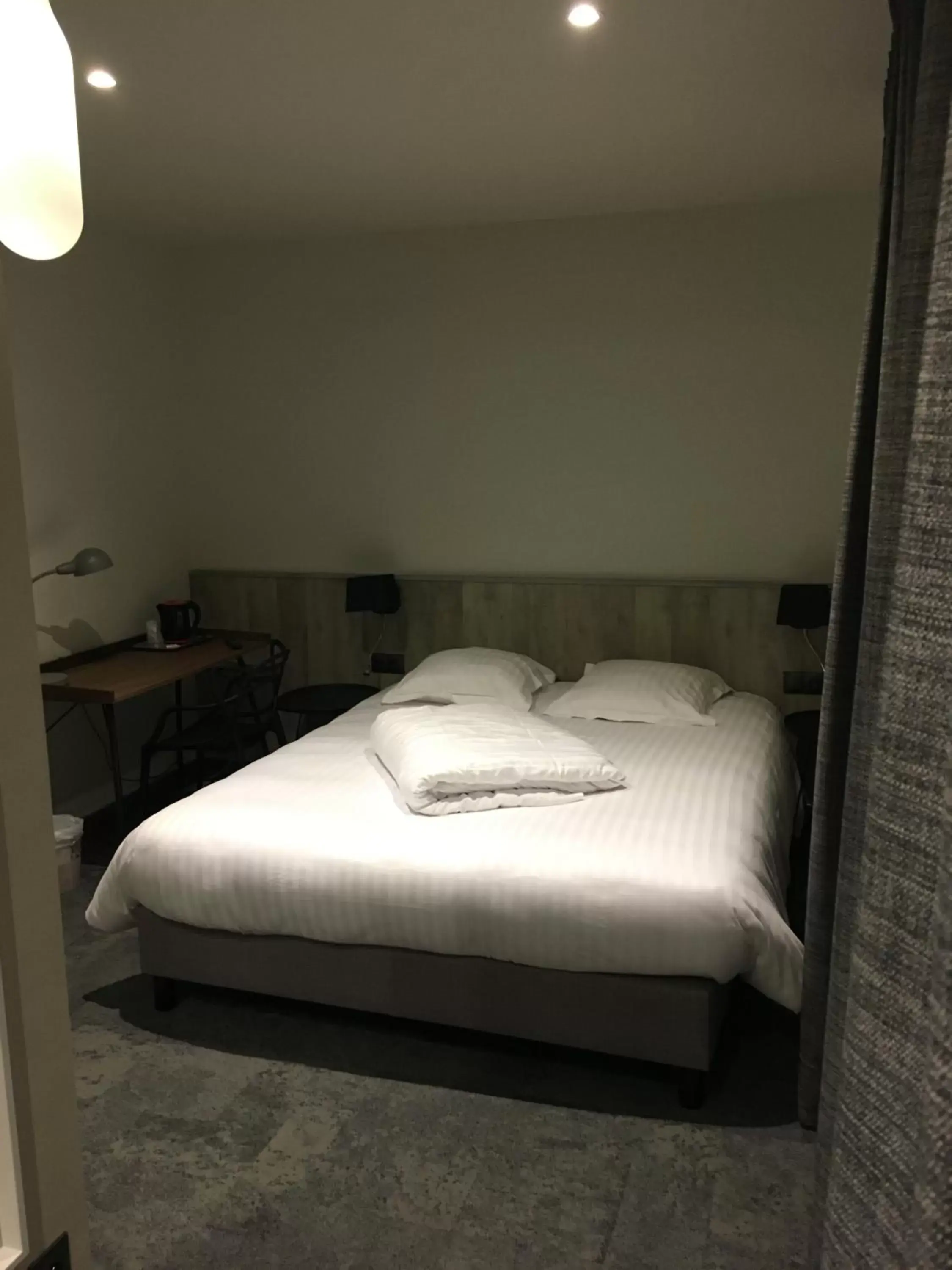 Bedroom, Bed in Hotel Restaurant au Floridor