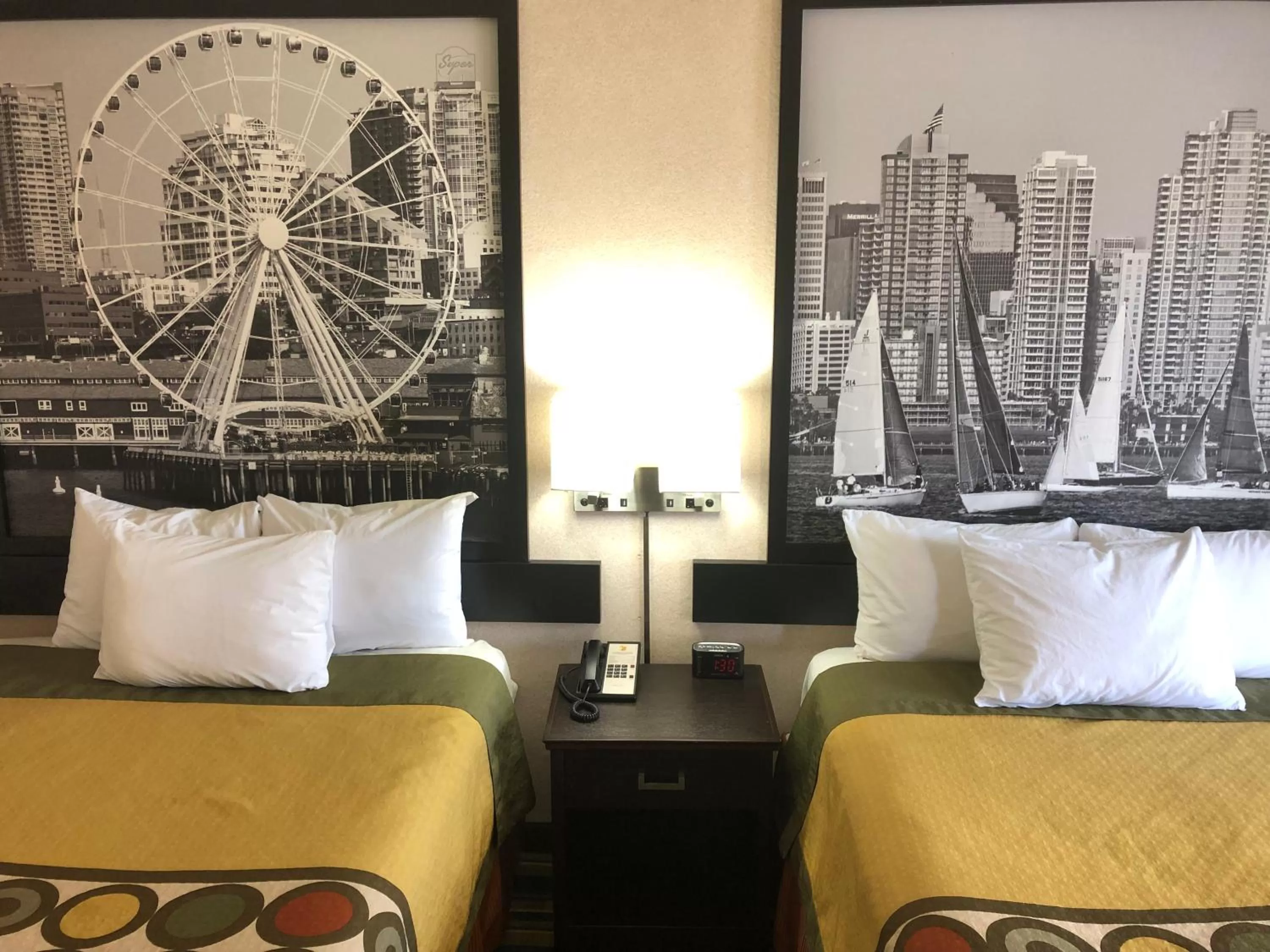 Bedroom in Super 8 by Wyndham Yreka