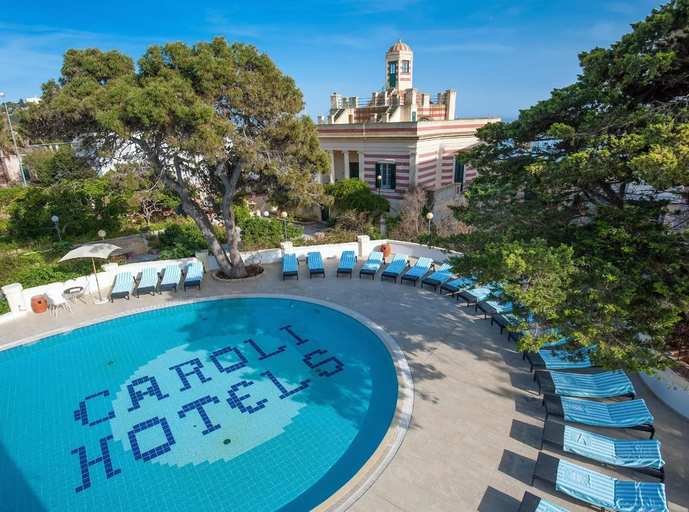 , Swimming Pool in Hotel Terminal - Caroli Hotels