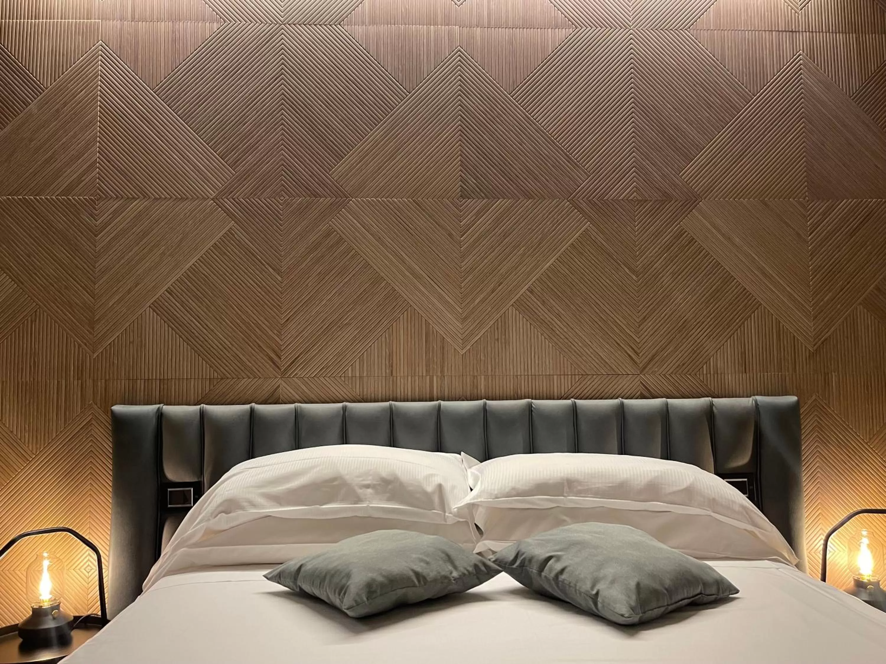 Bed in Pompeii Central Home