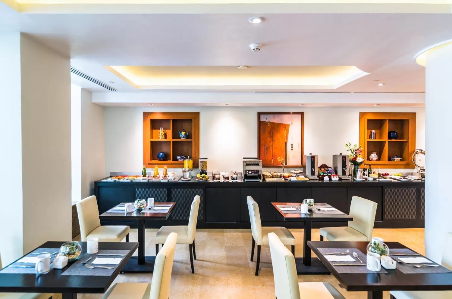 American breakfast in Eurostars Zona Rosa Suites