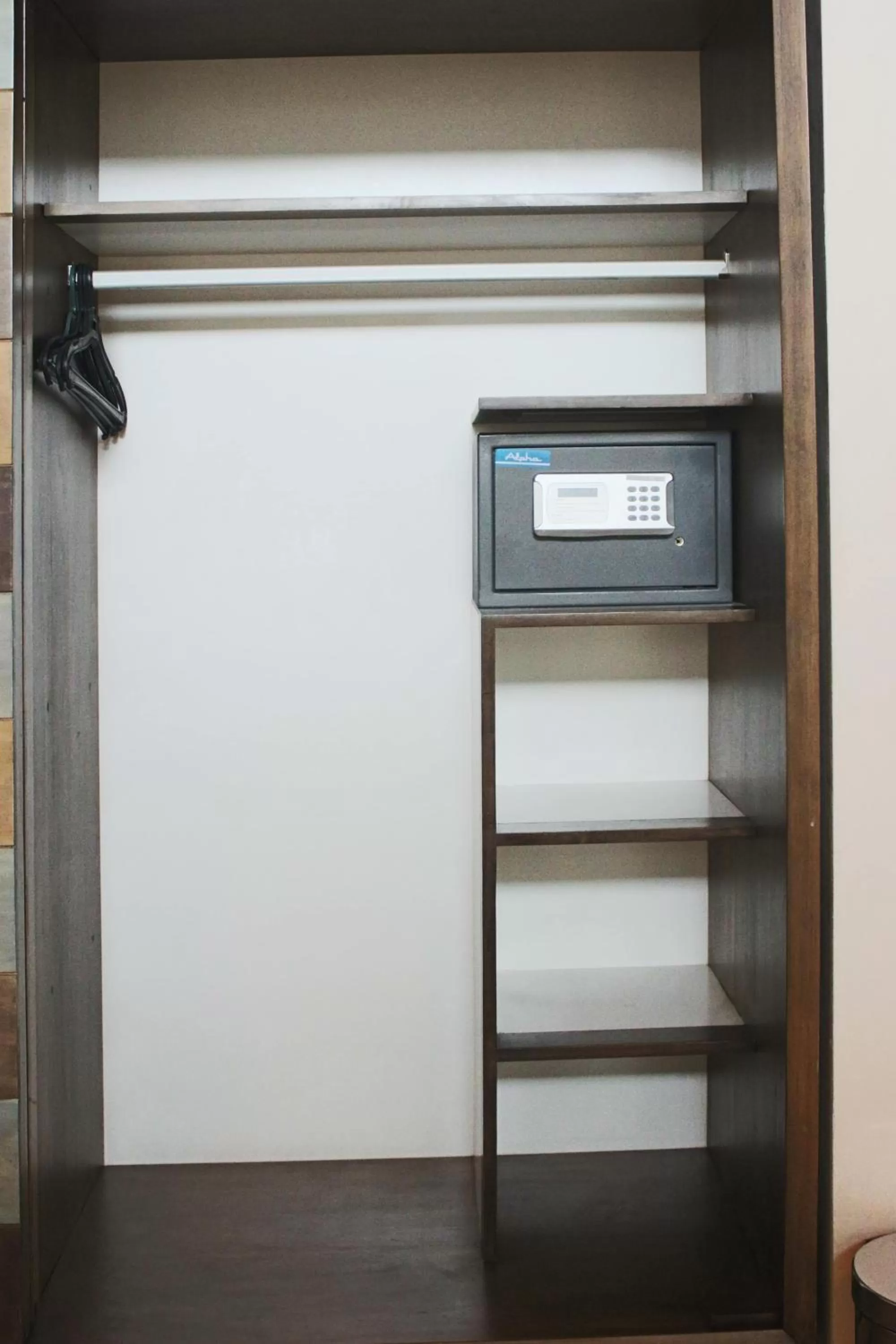 safe, TV/Entertainment Center in swp eco lodge