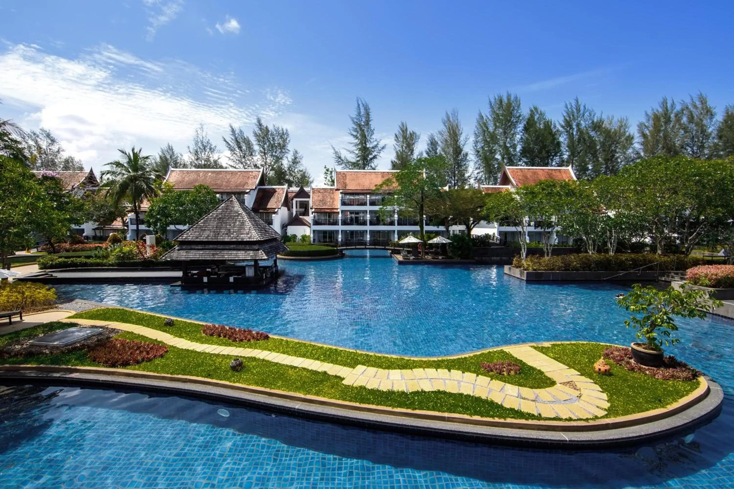 Restaurant/places to eat, Swimming Pool in JW Marriott Khao Lak Resort and Spa