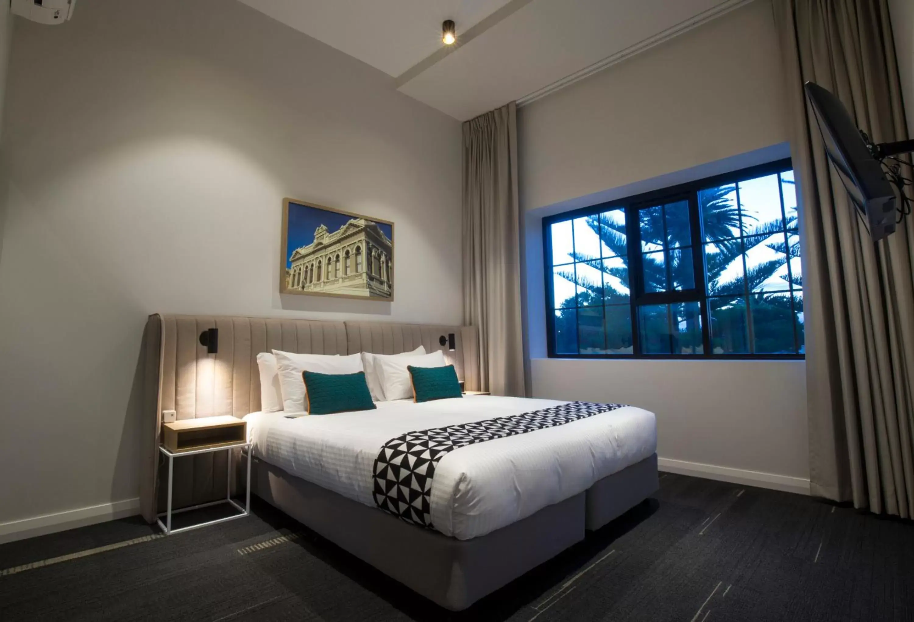 Bedroom, Bed in Quest Fremantle