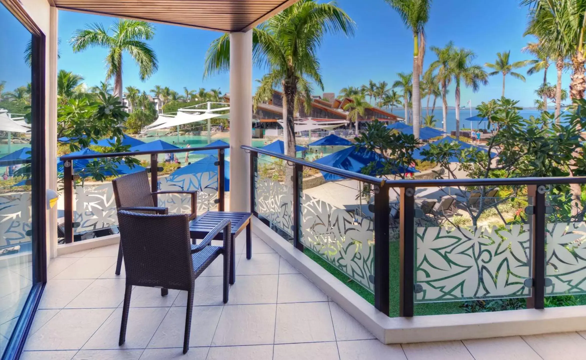 Photo of the whole room, Balcony/Terrace in Radisson Blu Resort Fiji